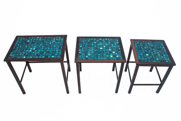 Ensemble de 3 tables d'appoint décoratives, Danemark, années 1960.