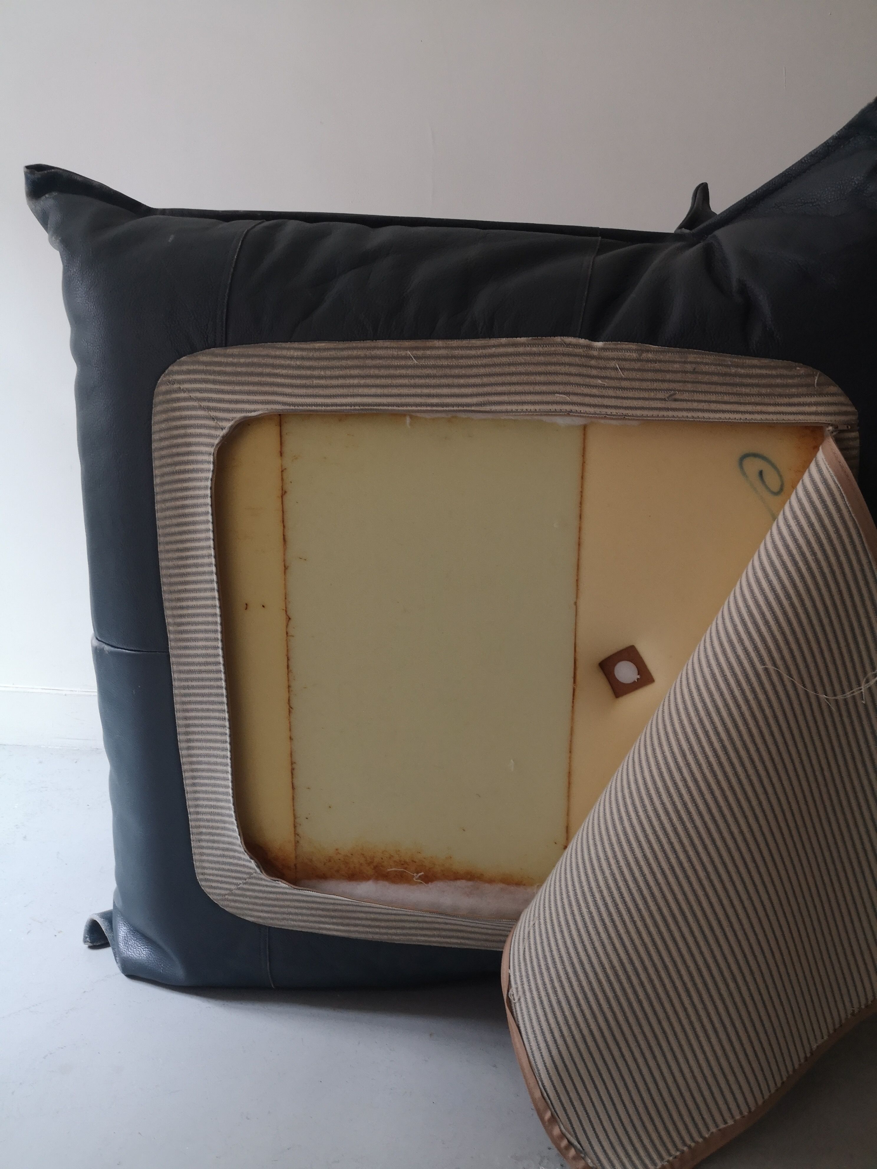 Ligne Roset heating and pouf ensemble, 1970