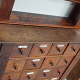 Paire d'armoires / vitrines d'apothicaire en chêne hollandais antiques Art Nouveau vers 1904