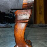 Chesterfield leather canapé with claw and ball feet by Howard & Son, Victorian era.