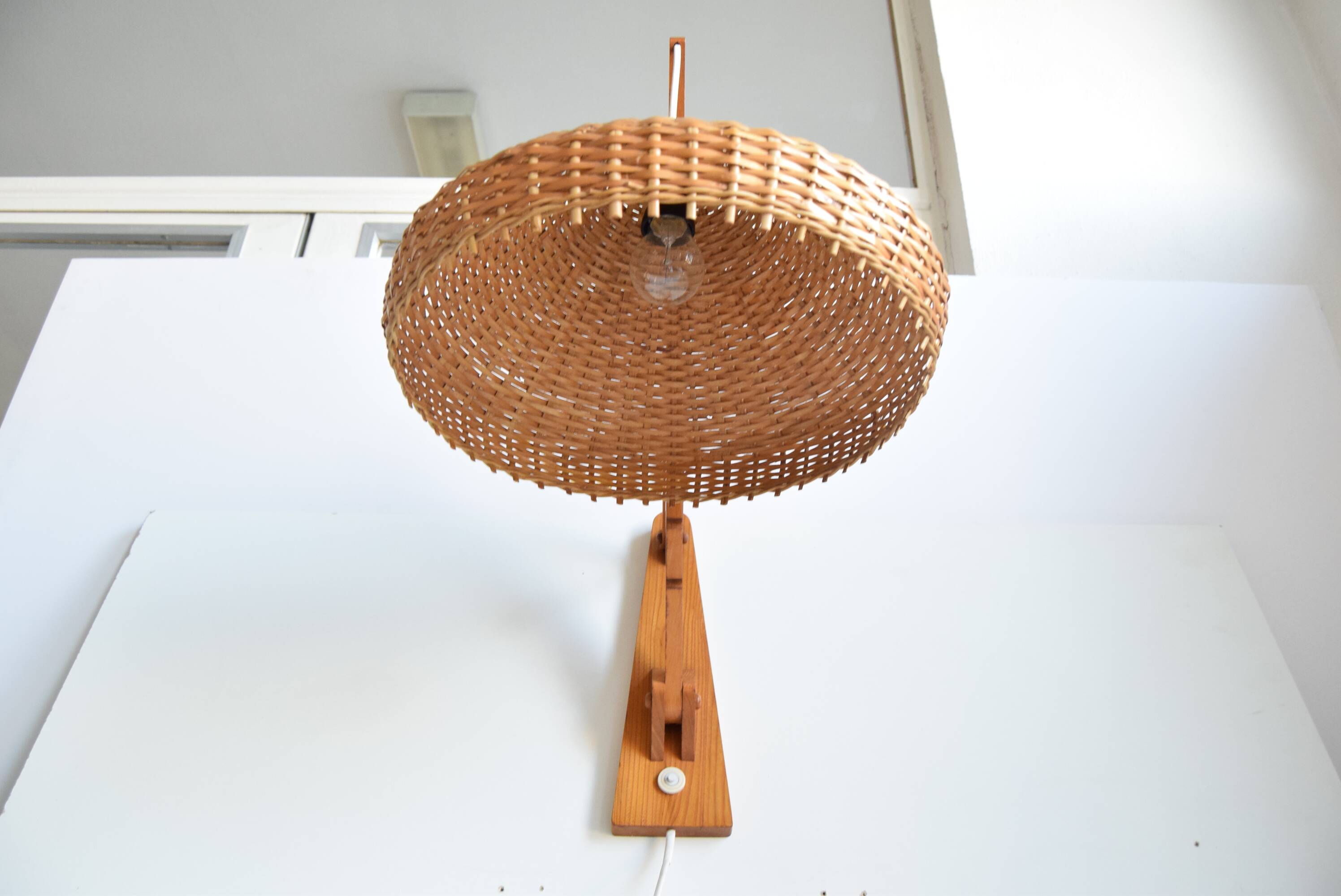 Adjustable wooden wall lamp 1960s by Pokrok Žilina, Czechoslovakia.