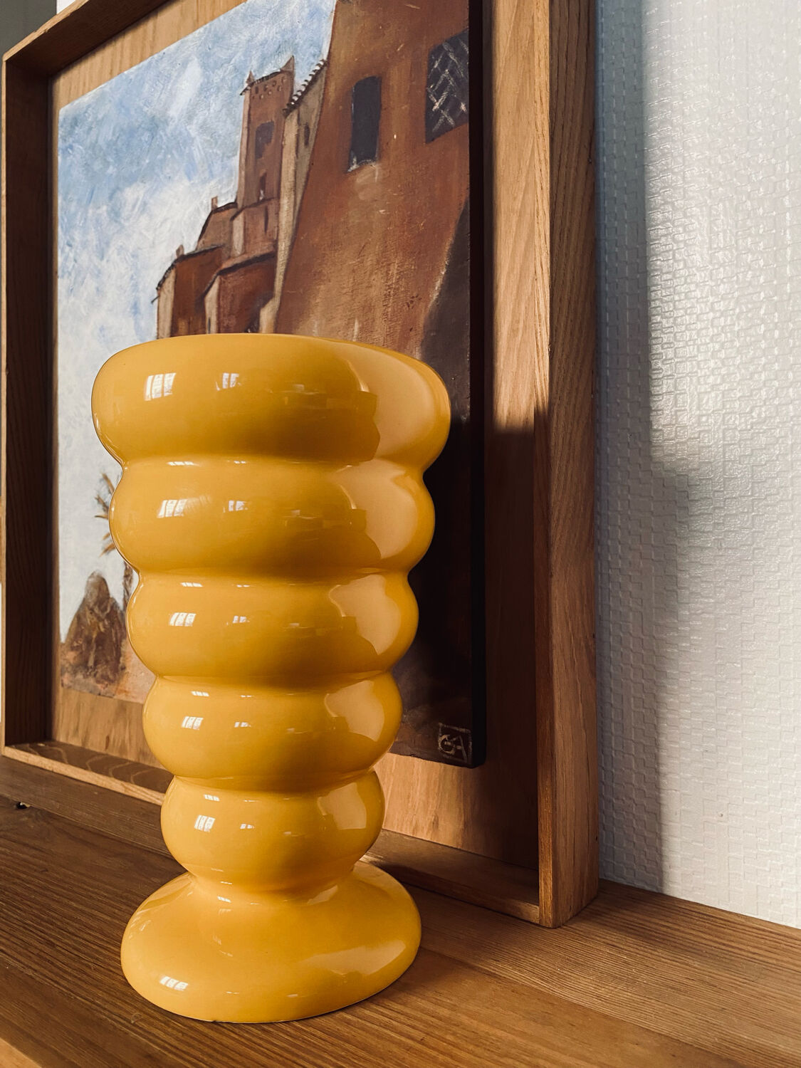 Yellow vase spirit 70s