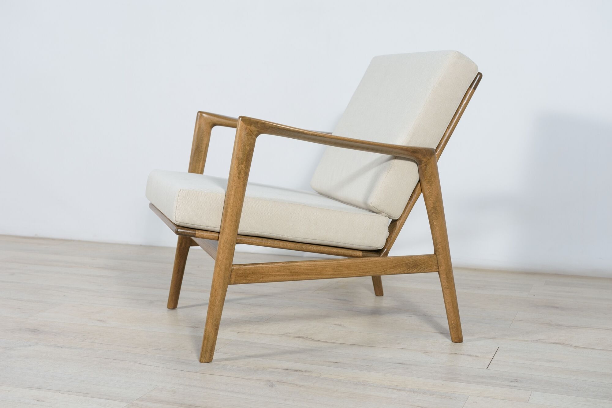 Model 300-139 Armchair from Swarzędzka Factory, 1960s