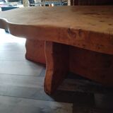 Table in elm magnifying glass