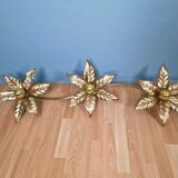 Large floral wall light in brass and gilded metal, Willy Daro, 1970.