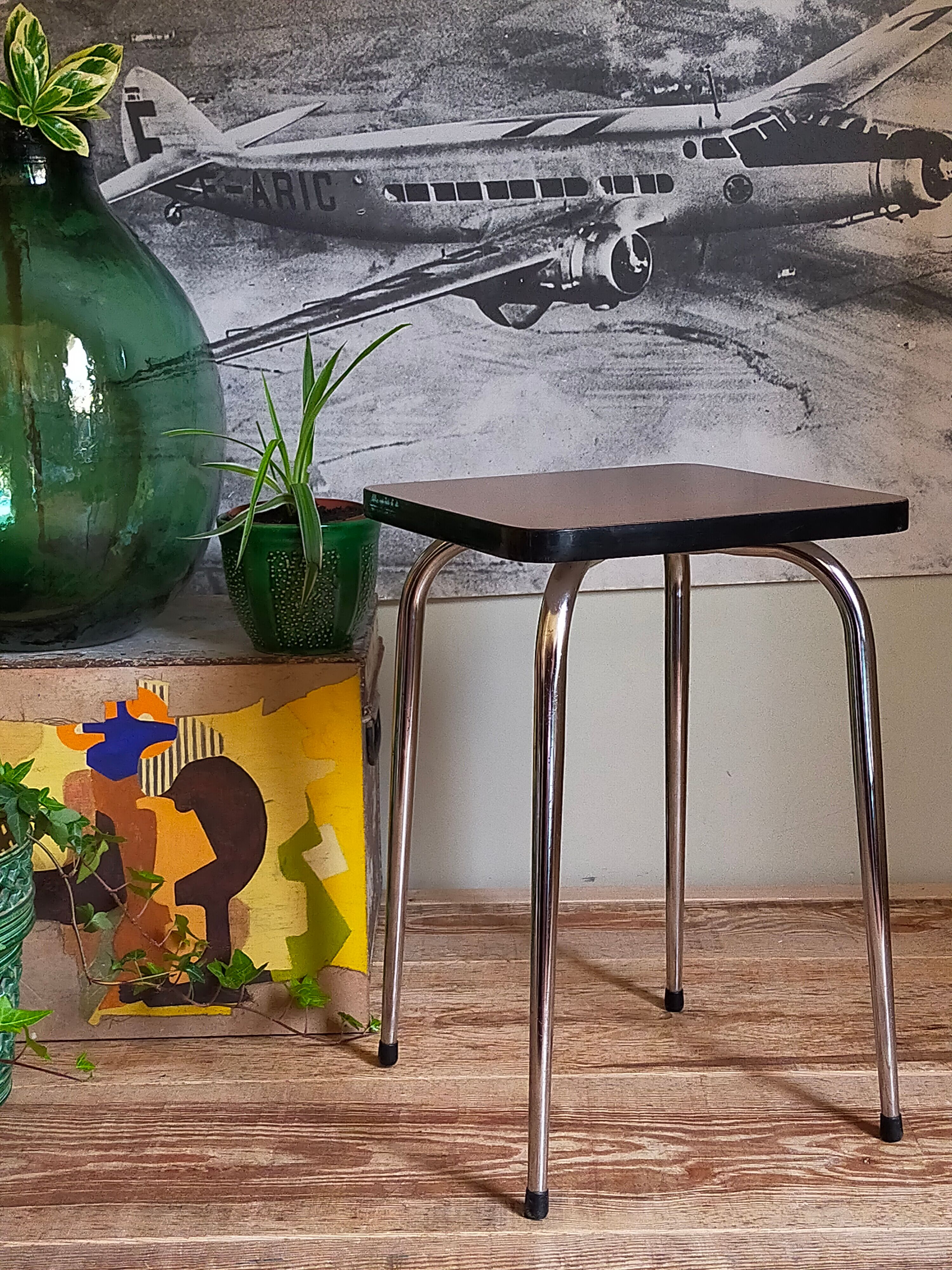 Vintage formica stool with tapered feet