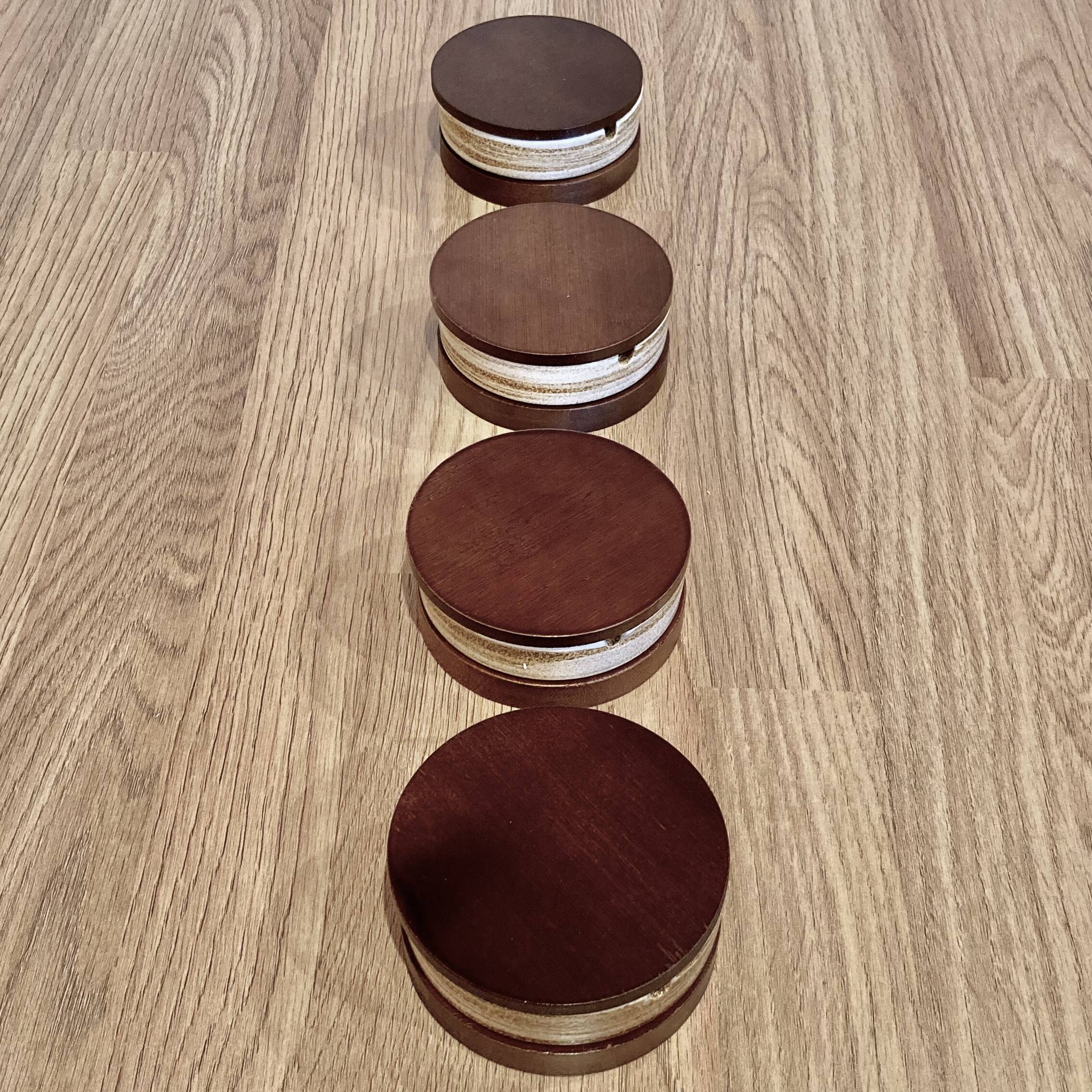 ENSEMBLE DE 4 CENDRIERS DESIGN SCANDINAVE.