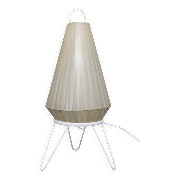 Lampe de table tchécoslovaque des années 1960 avec abat-jour en plastique.