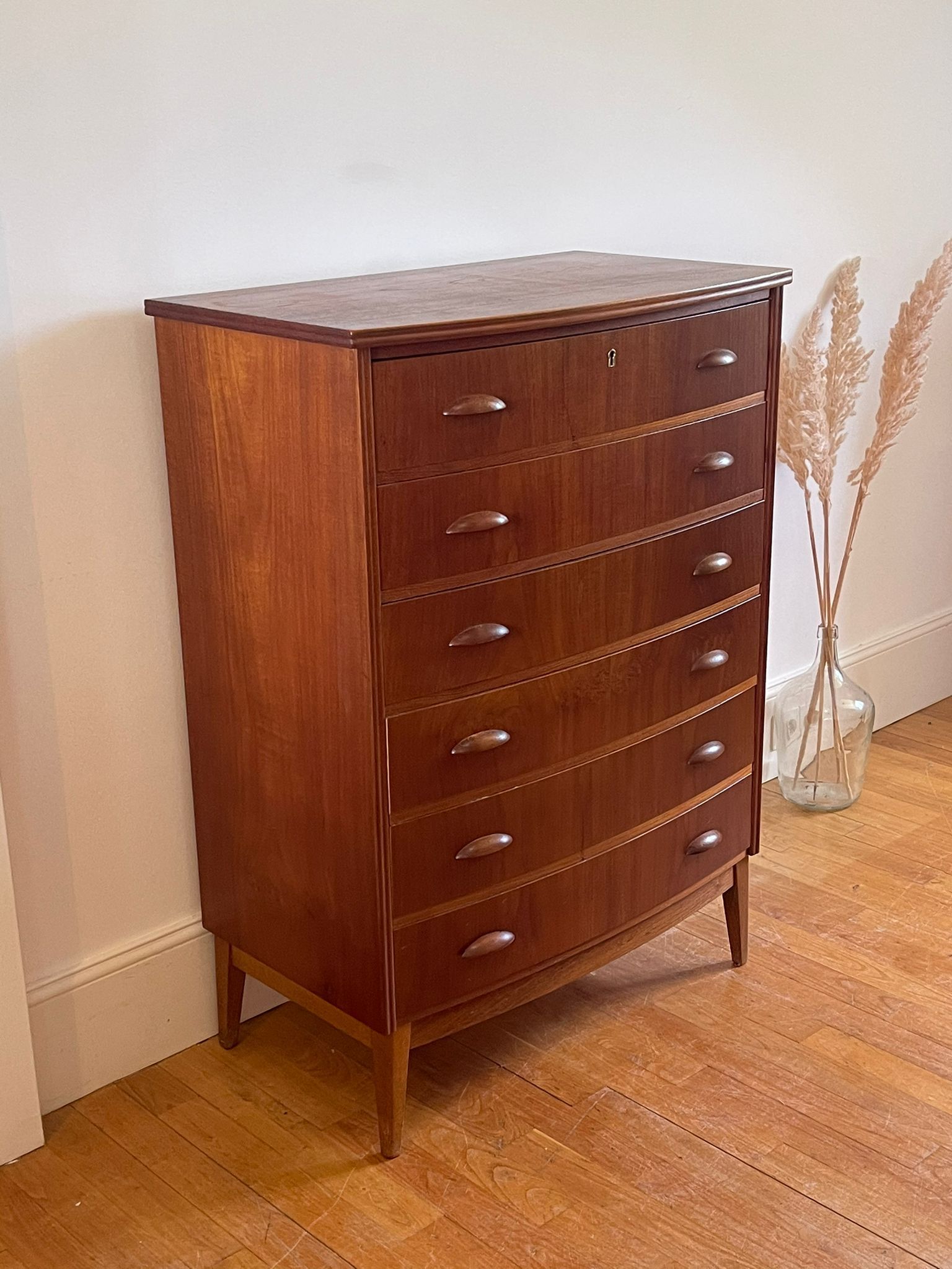 Danish teak chest of drawers with 6 drawers.