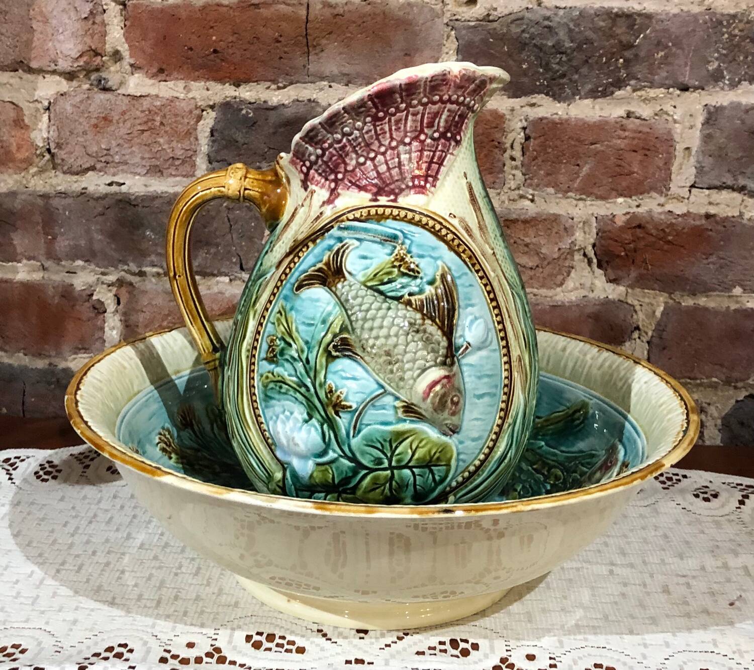 Majolica toilet set Onnaing