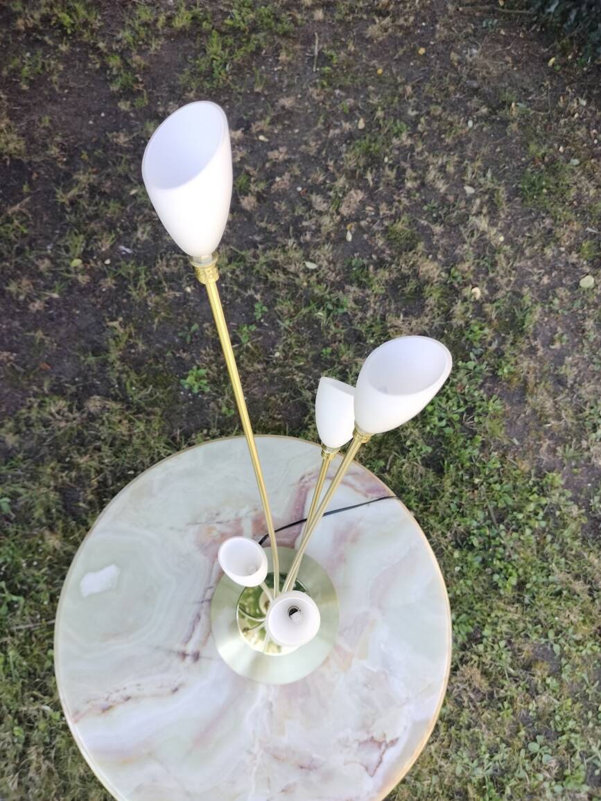 Vintage lamp with 5 branches in gilded brass and opaline – Stilnovo spirit / But