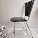 Chaise vintage pétale skai