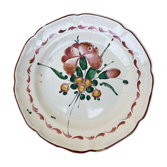 Old plate floral decoration