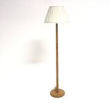 Scandinavian pine floor lamp, GB Solbackens Svarveri, Sweden, 1970