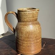 Grande carafe en grès mouchetée pas de marque au dessous H21