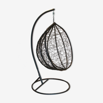 Hanging egg chair