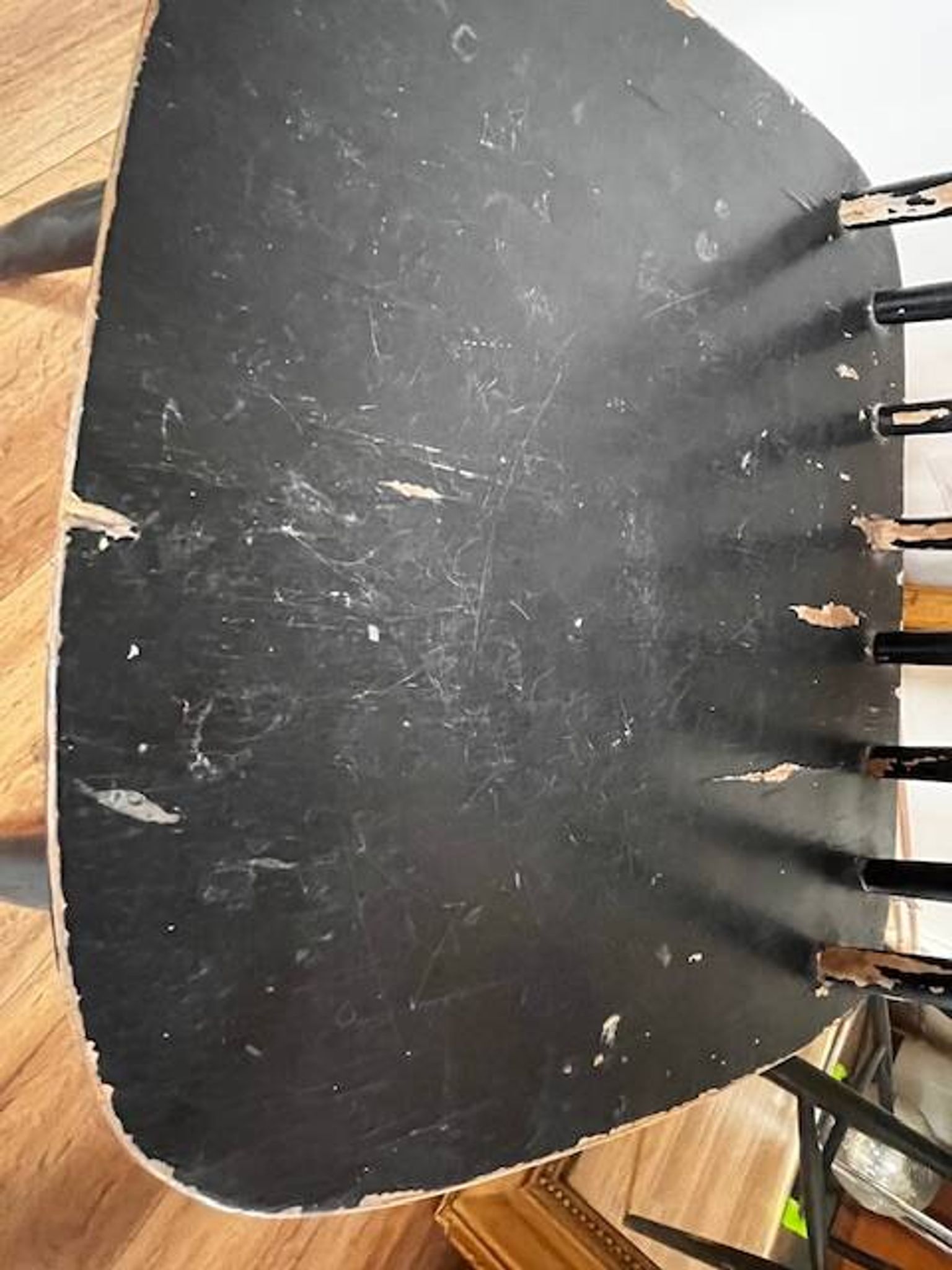 Chaise noire type fanett