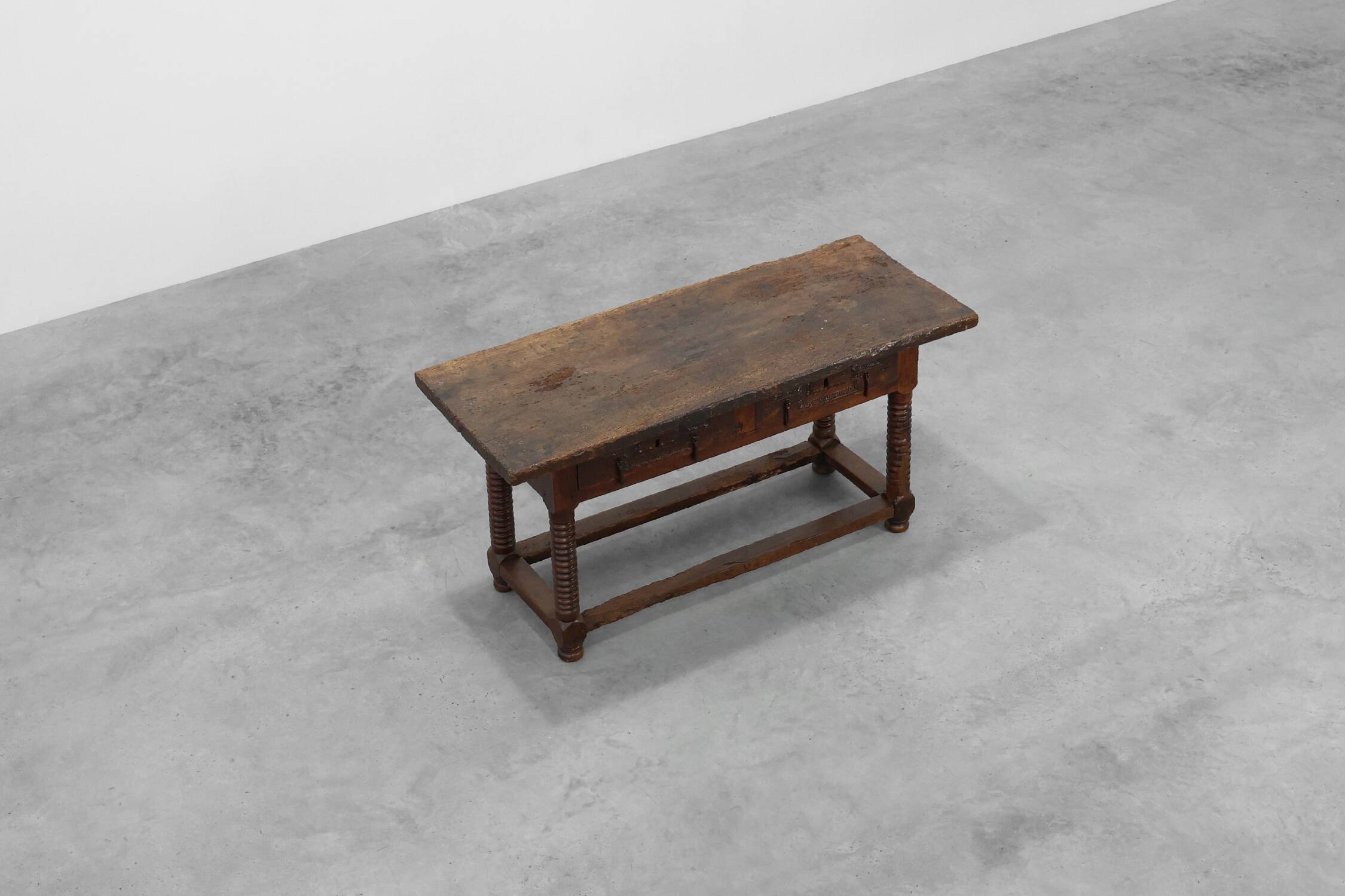 Spanish Oak Side Table or Console, 17th Century