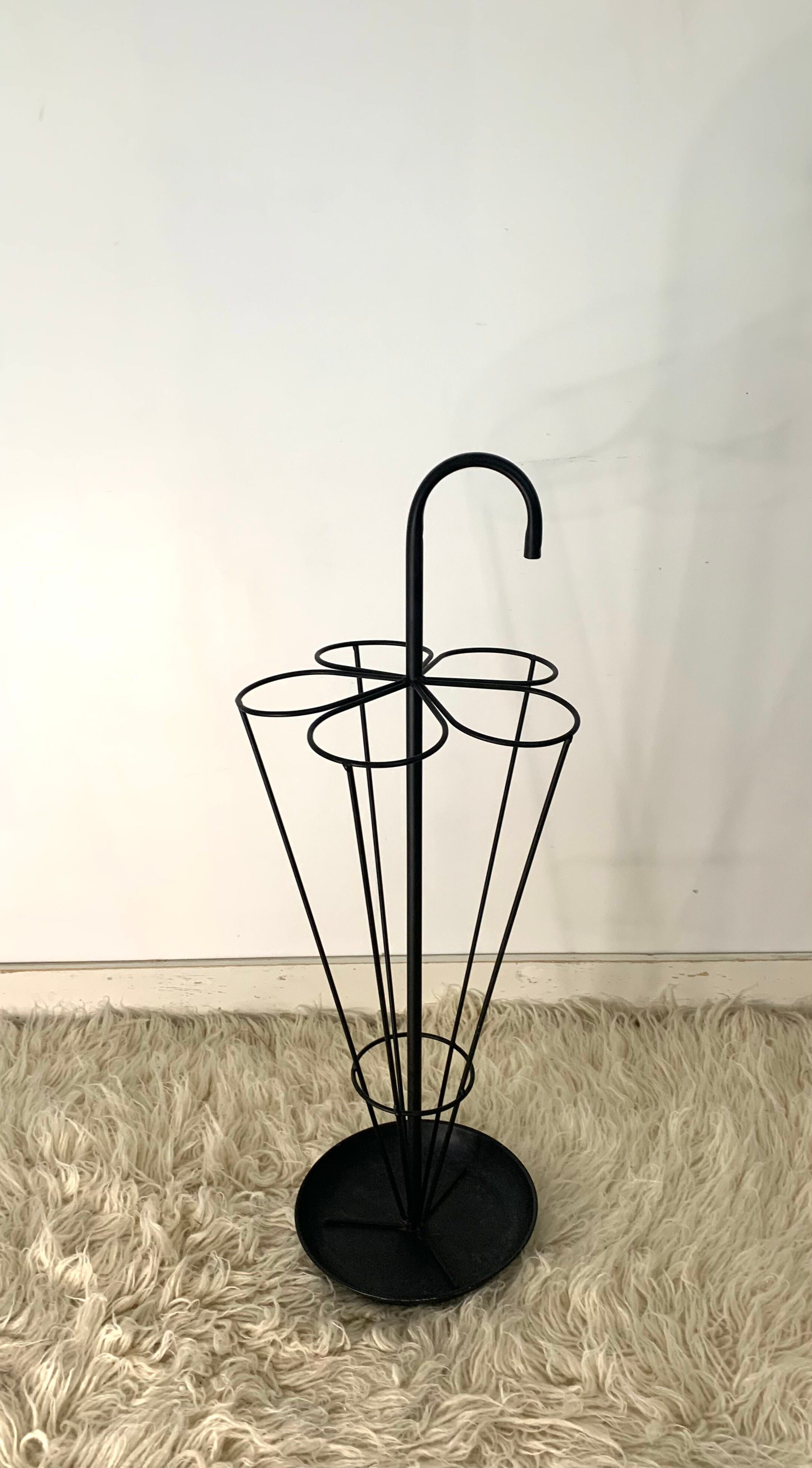 Metal umbrella holder