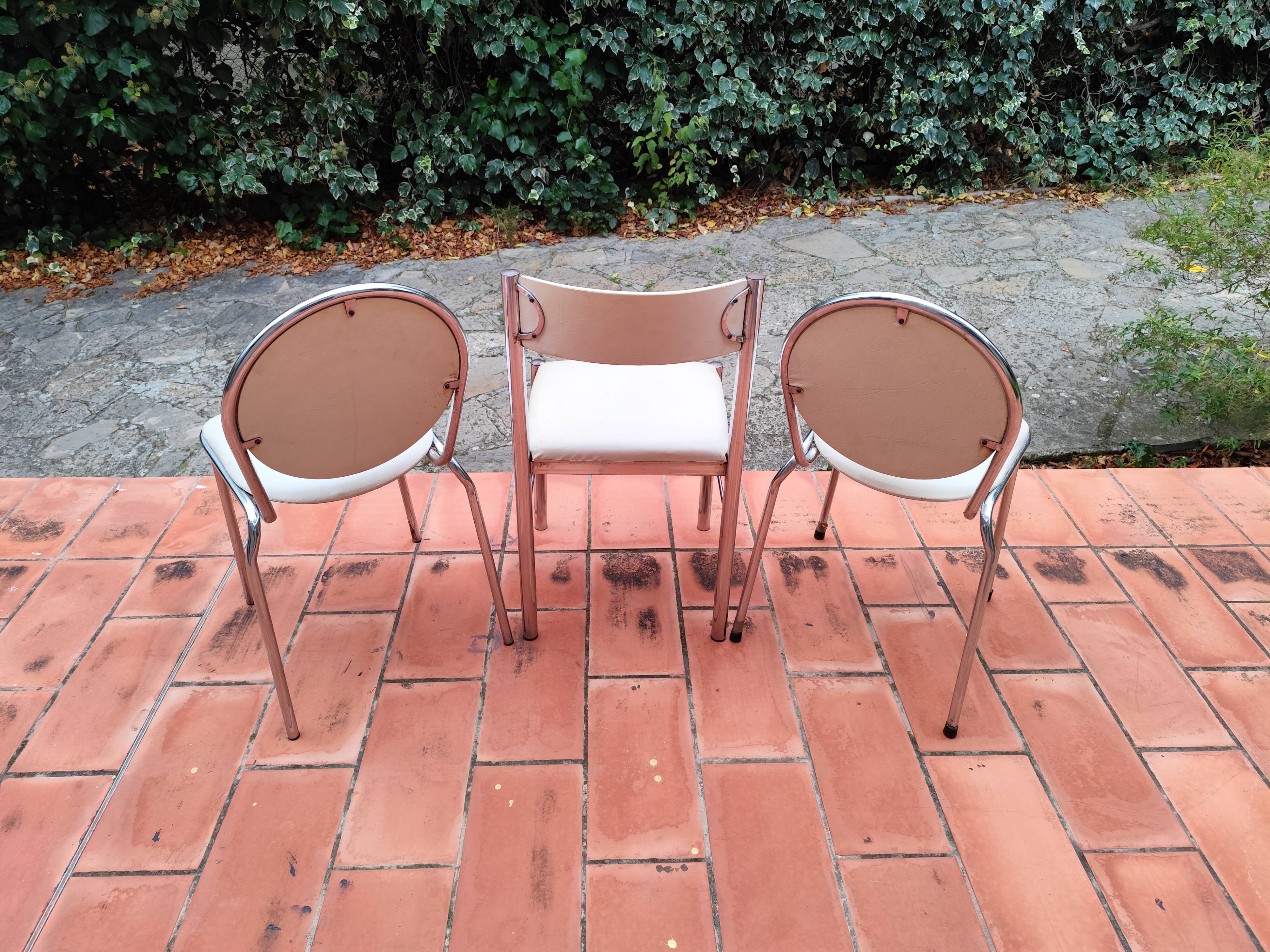 CIVIC Made in France Trio of vintage 1970s Medallion chairs