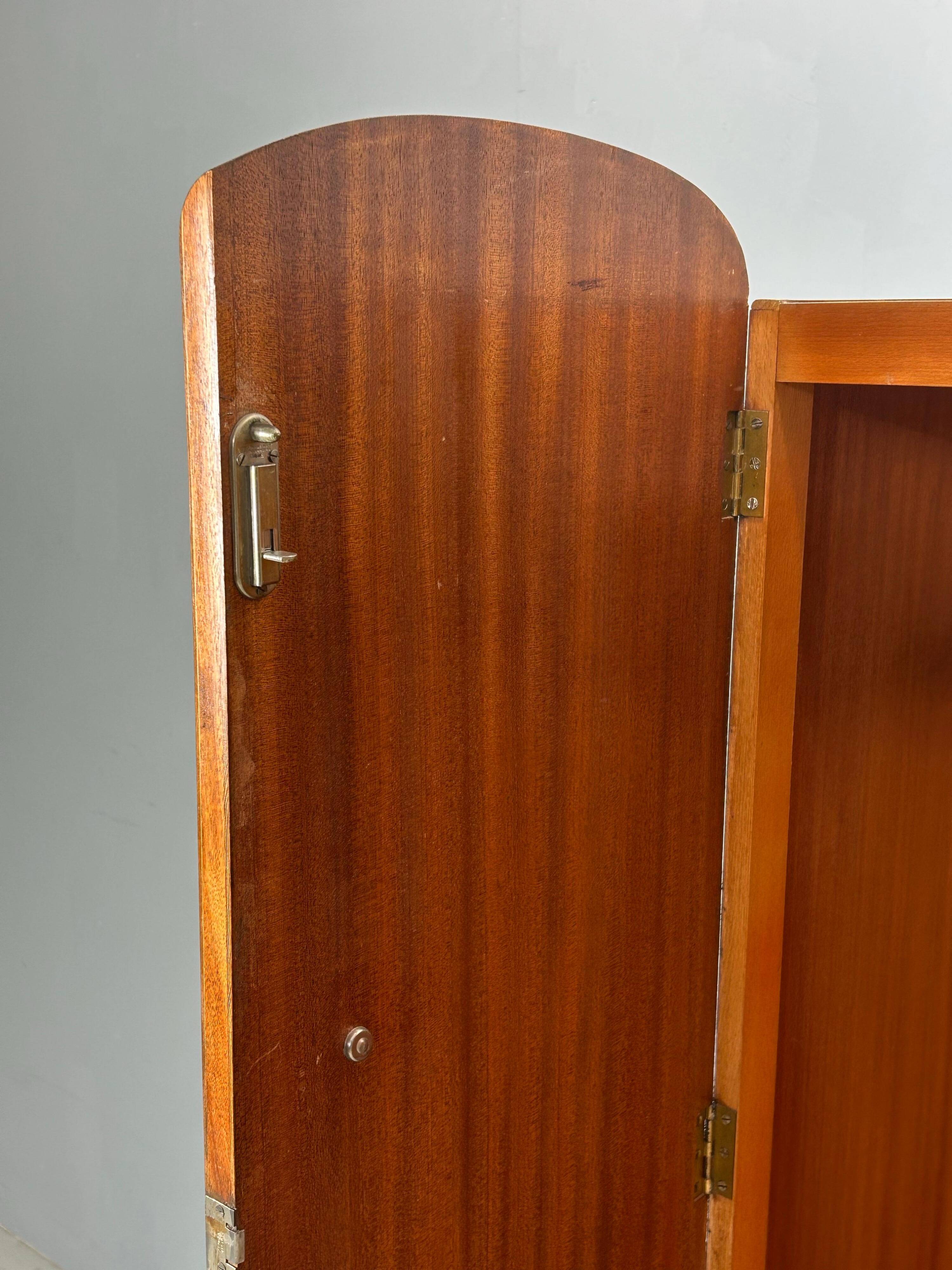 Armoire Art Déco en ronce de noyer 1930