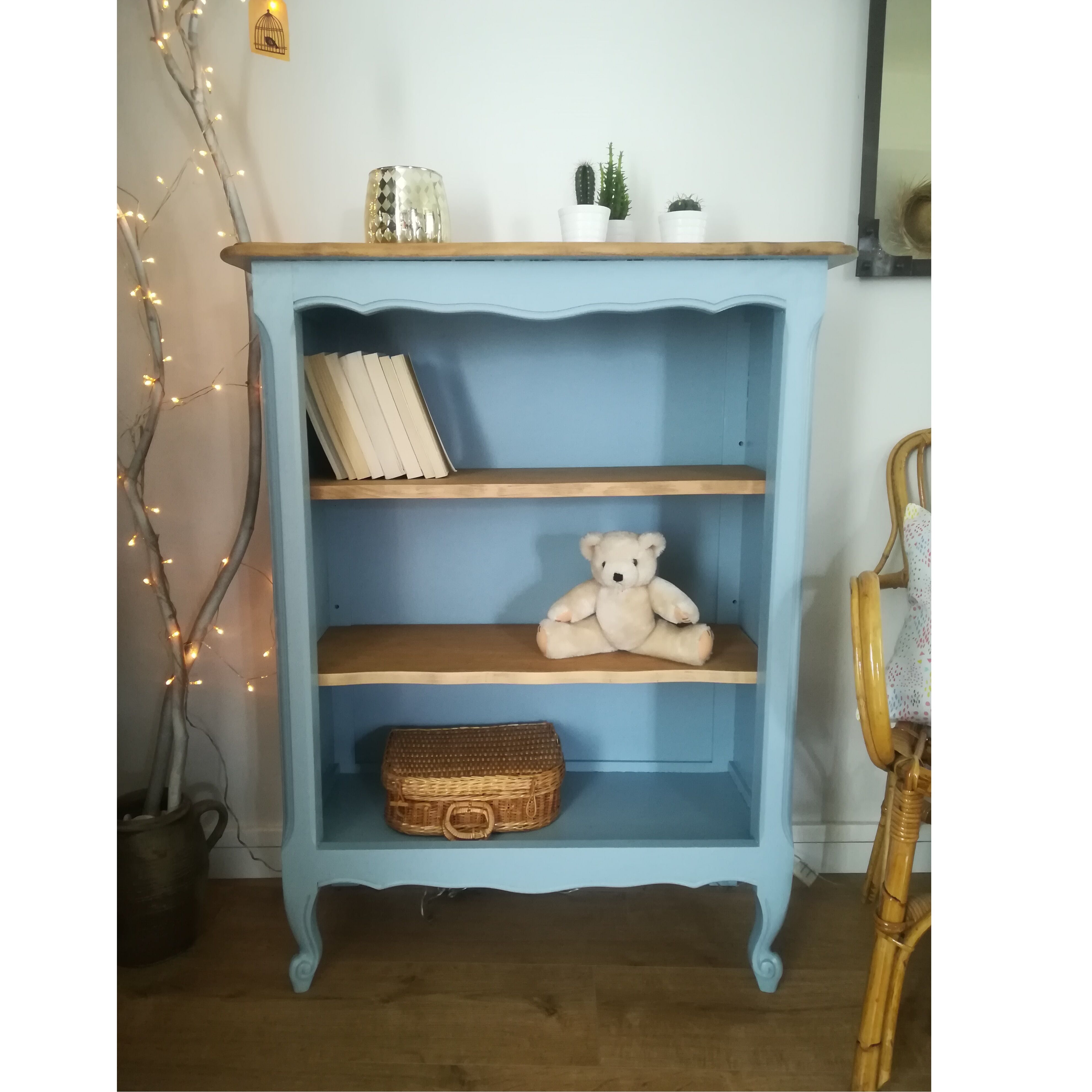 Bibus, vintage blue grey library