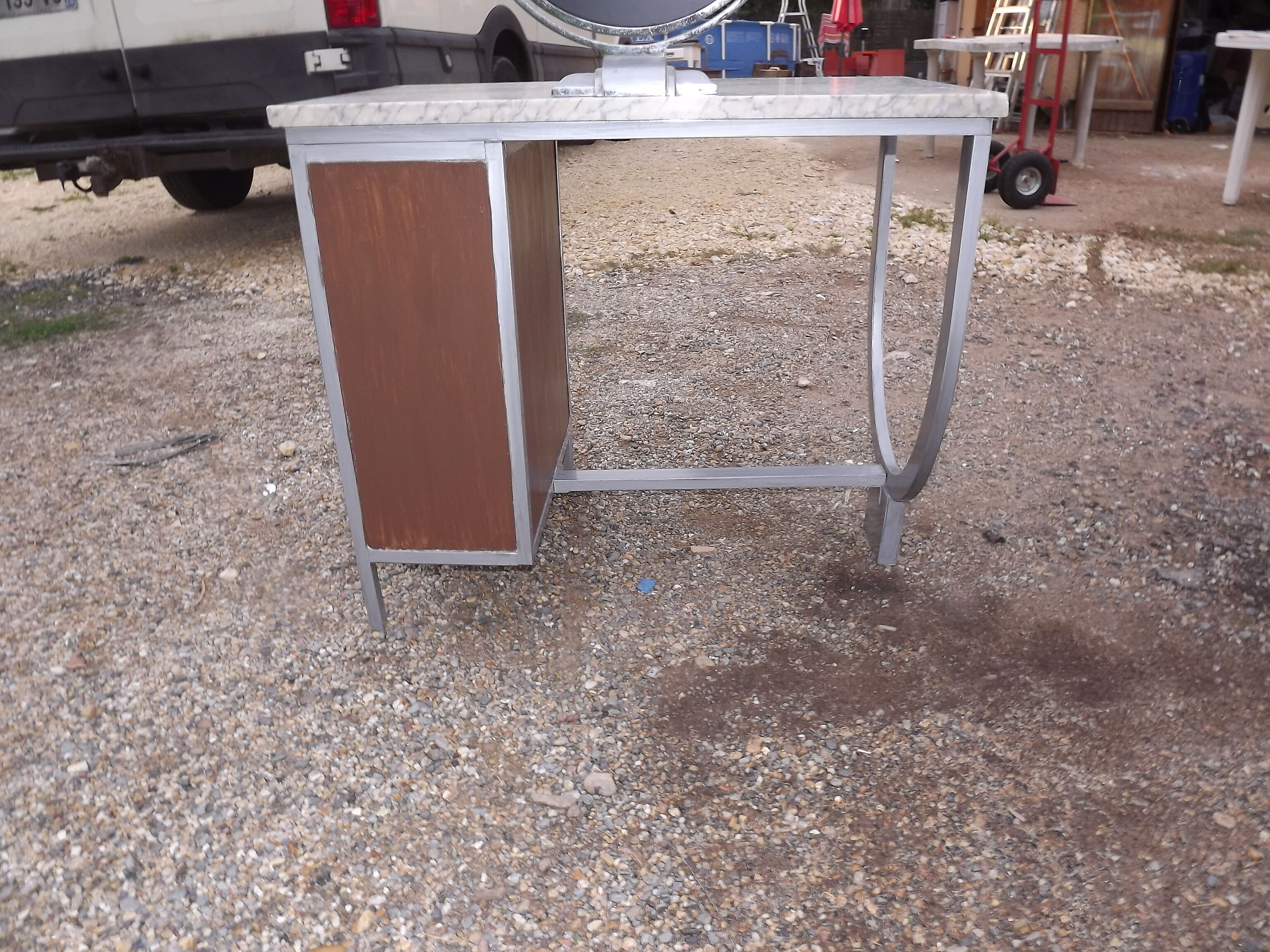 Art deco bathroom furniture