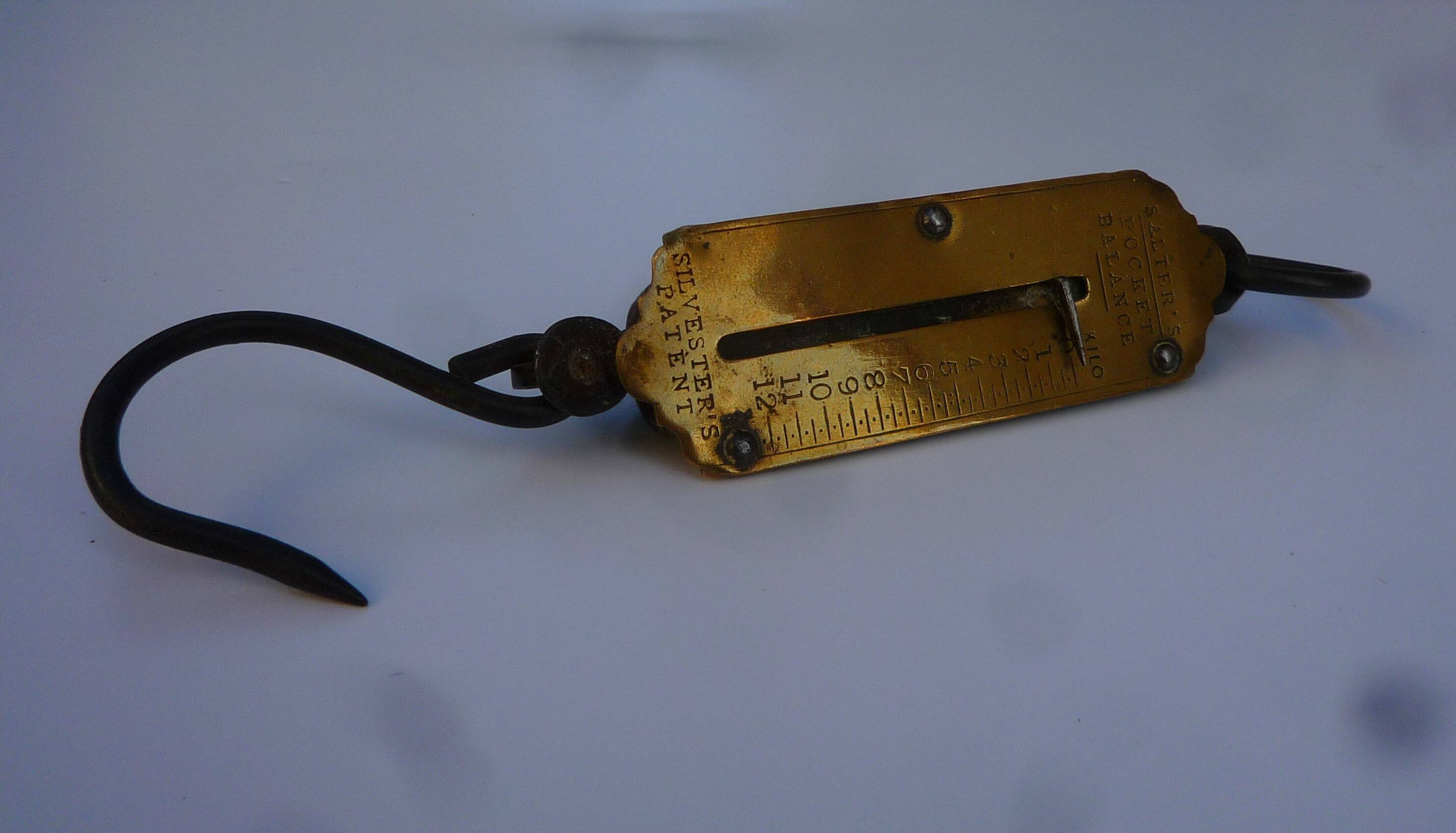 Old brass spring scale 12 kg (pocket scale)