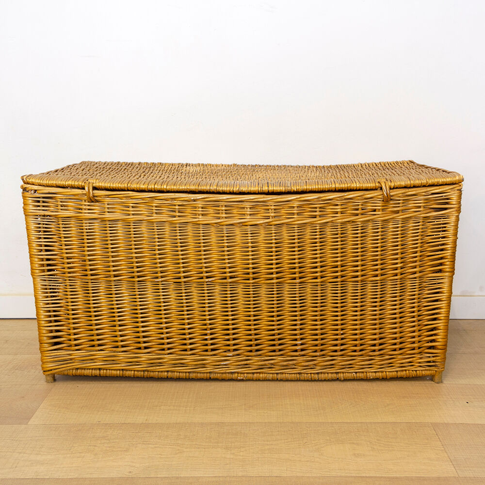 Vintage wicker trunk, Spain 1970