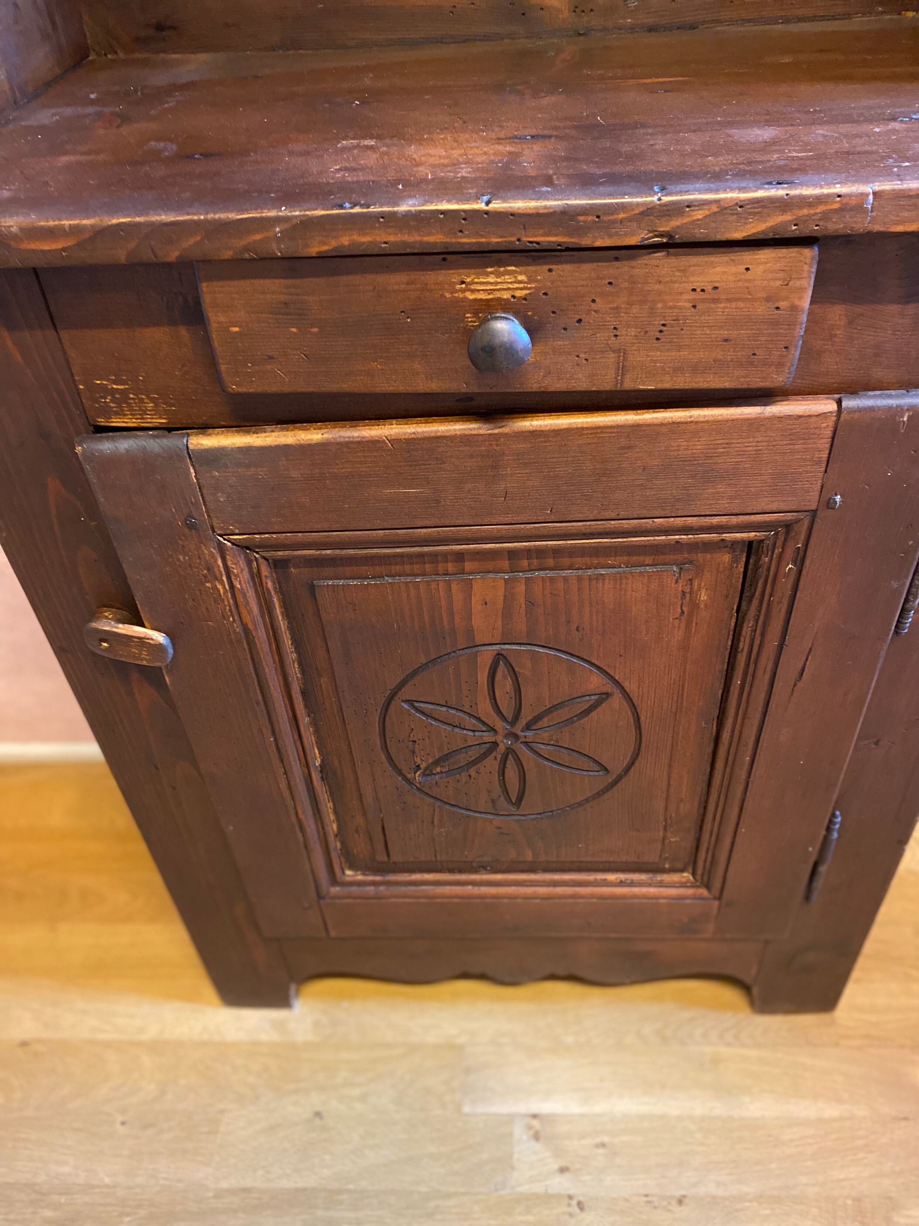 Savoyard fir dresser