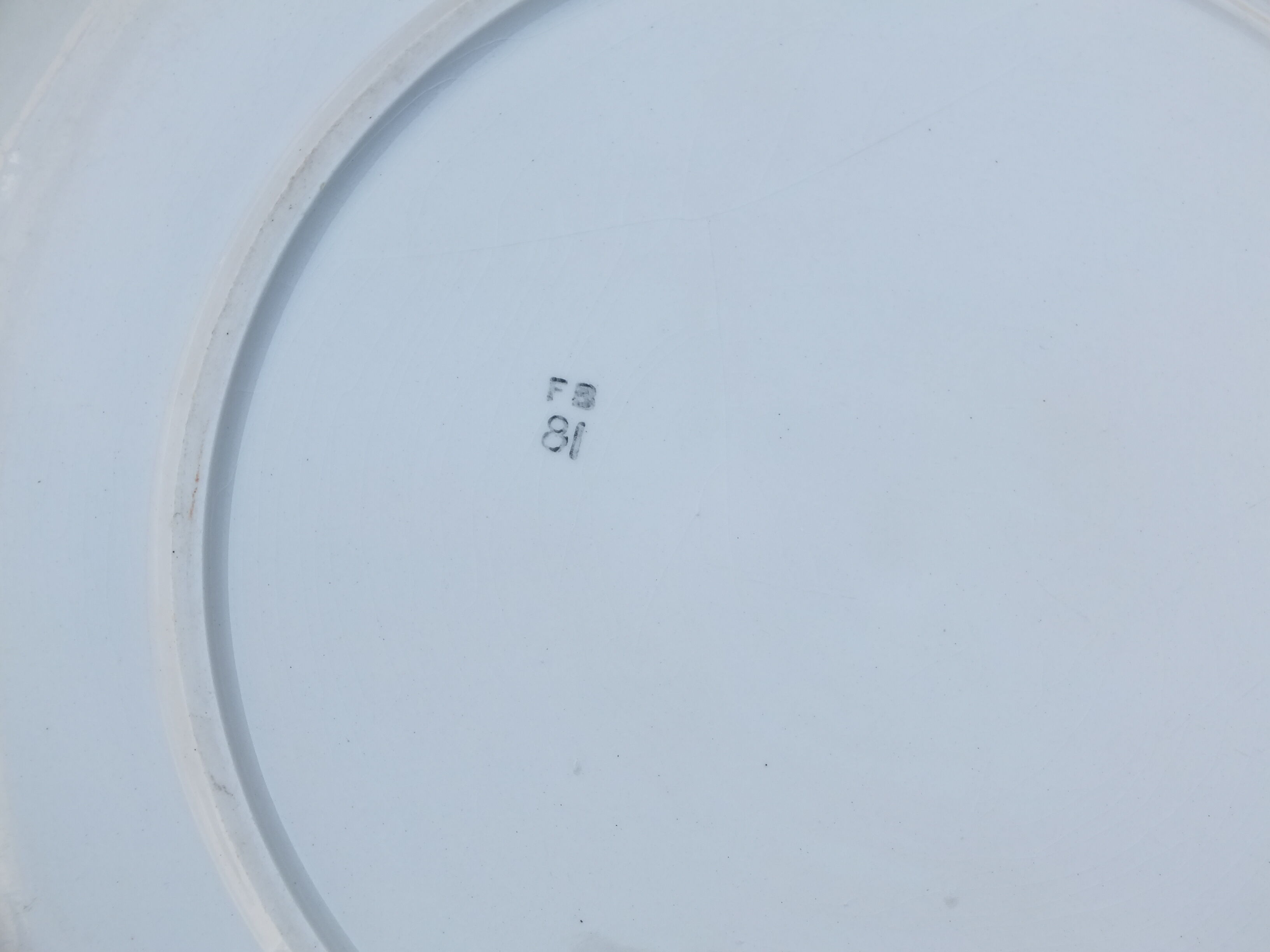 Plat vintage à décor bleu pastel