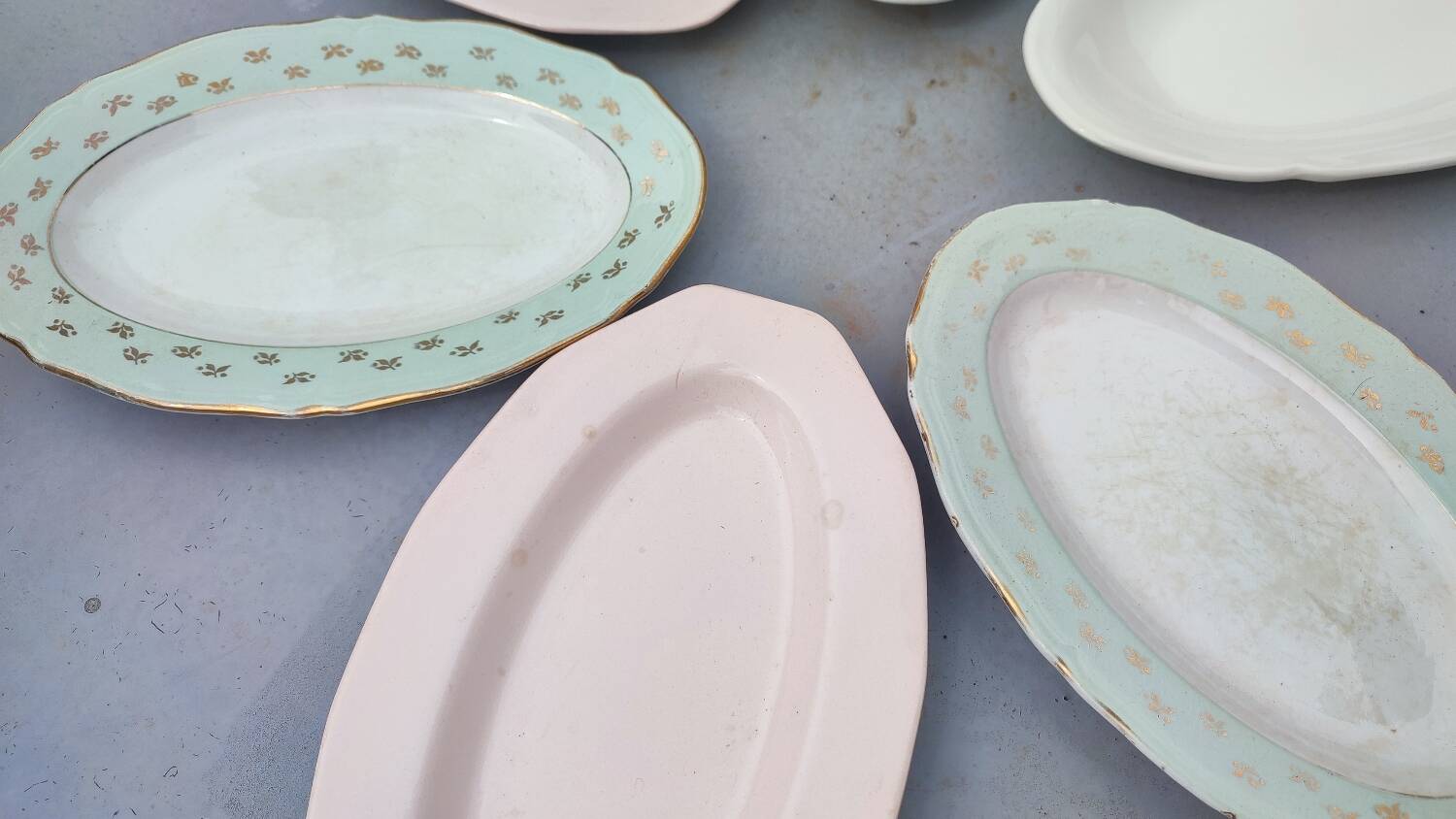 Set of 6 antique earthenware dishes by Gien and St Amand