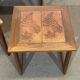 Série de 3 tables gigognes en teck et dessus carrelé