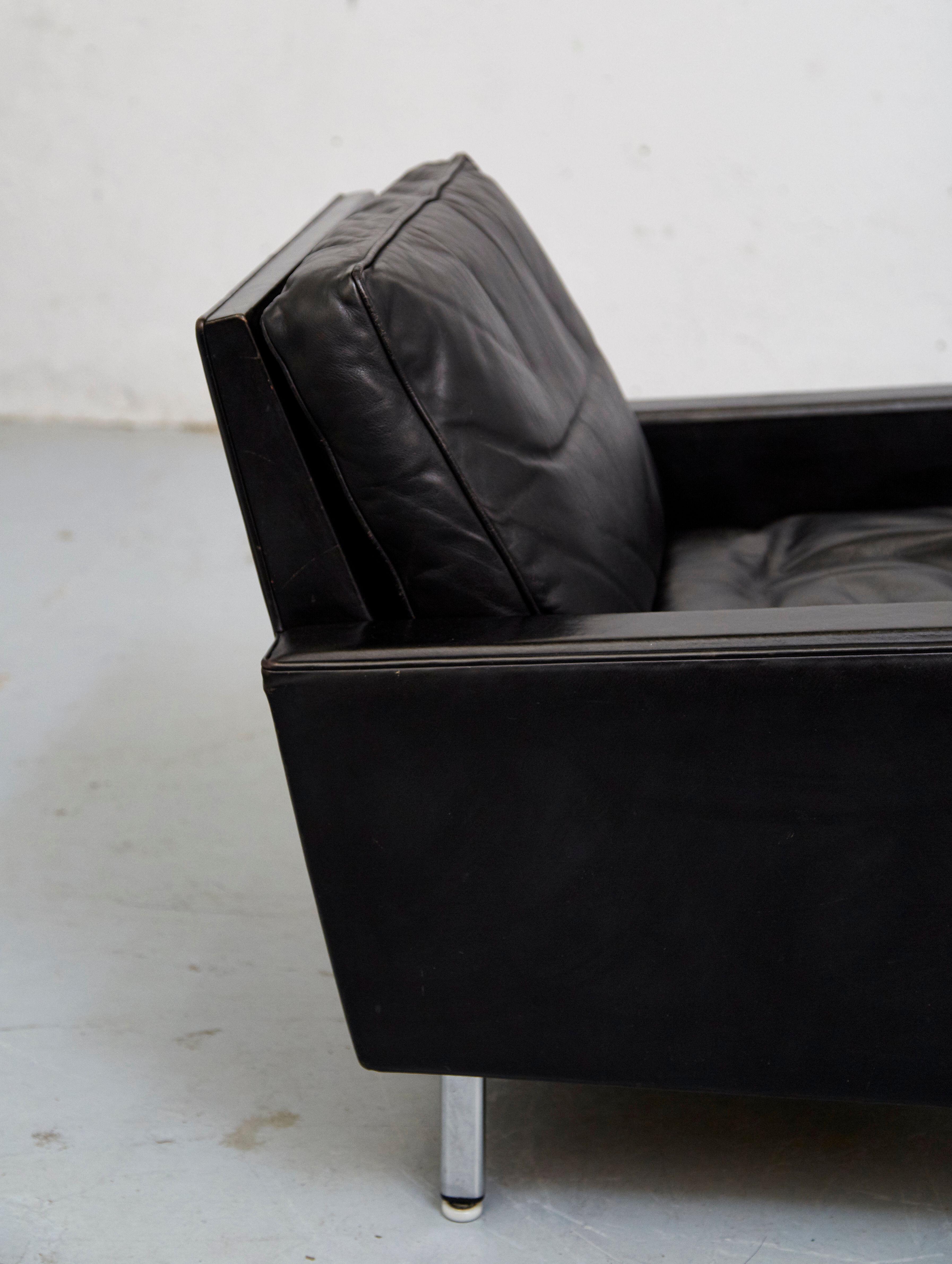 Lounge chairs by George Nelson for Herman Miller