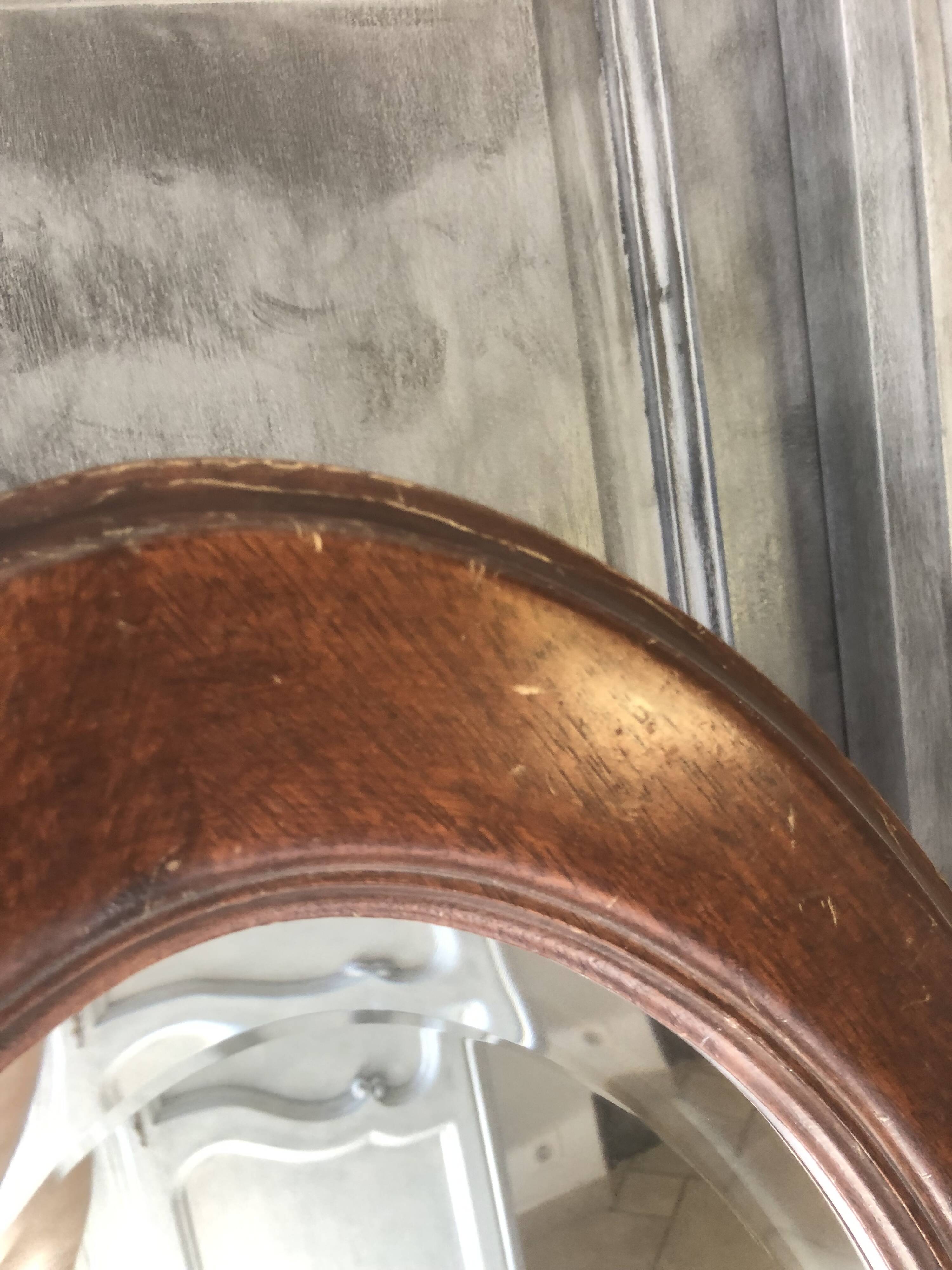 Swivel wooden mirror on stand