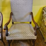 Fauteuil style renaissance en noyer
