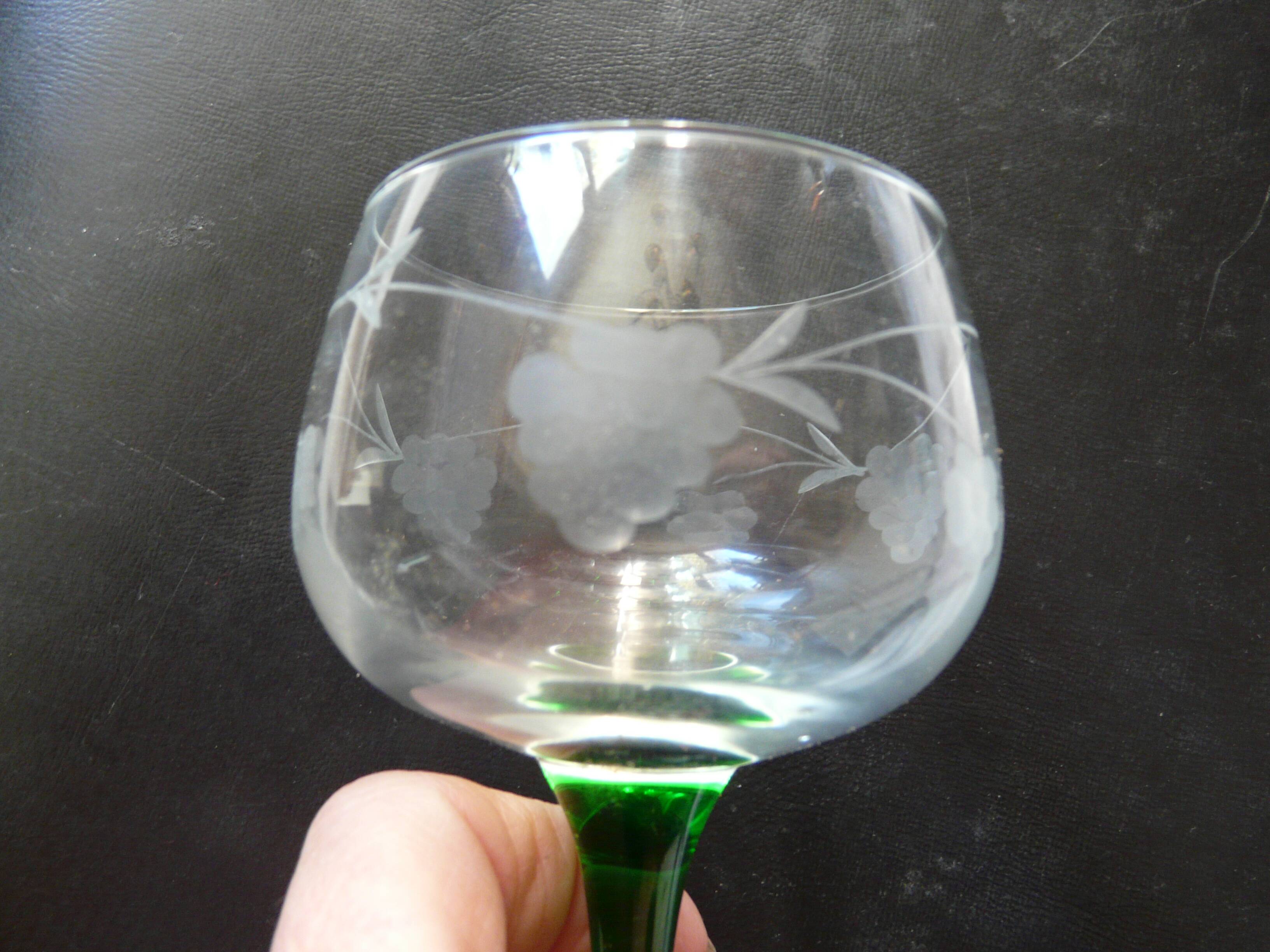 Set of 6 Alsace white wine glasses, new in their original box