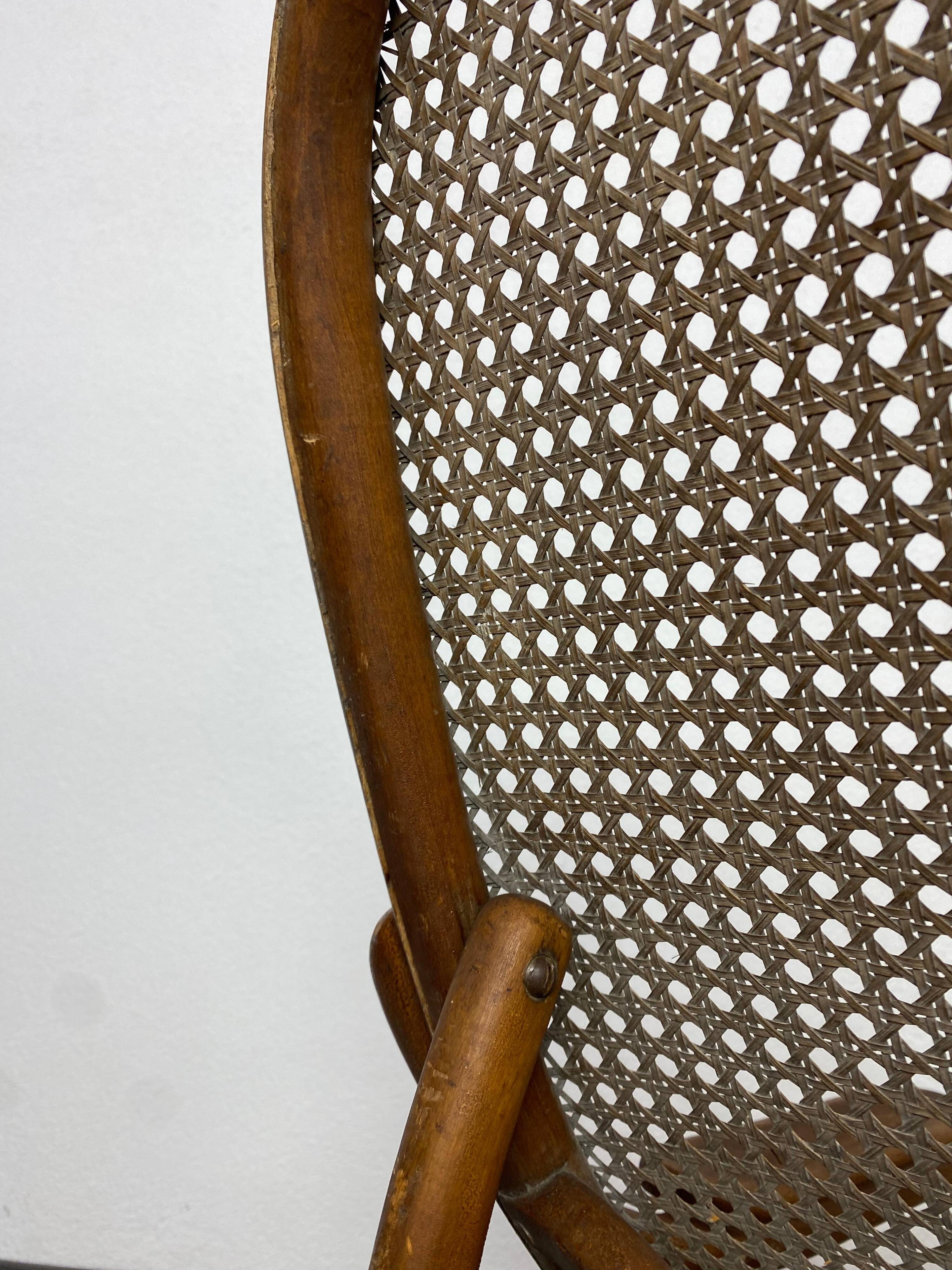 Lit de jour en bois courbé n°2 par Thonet