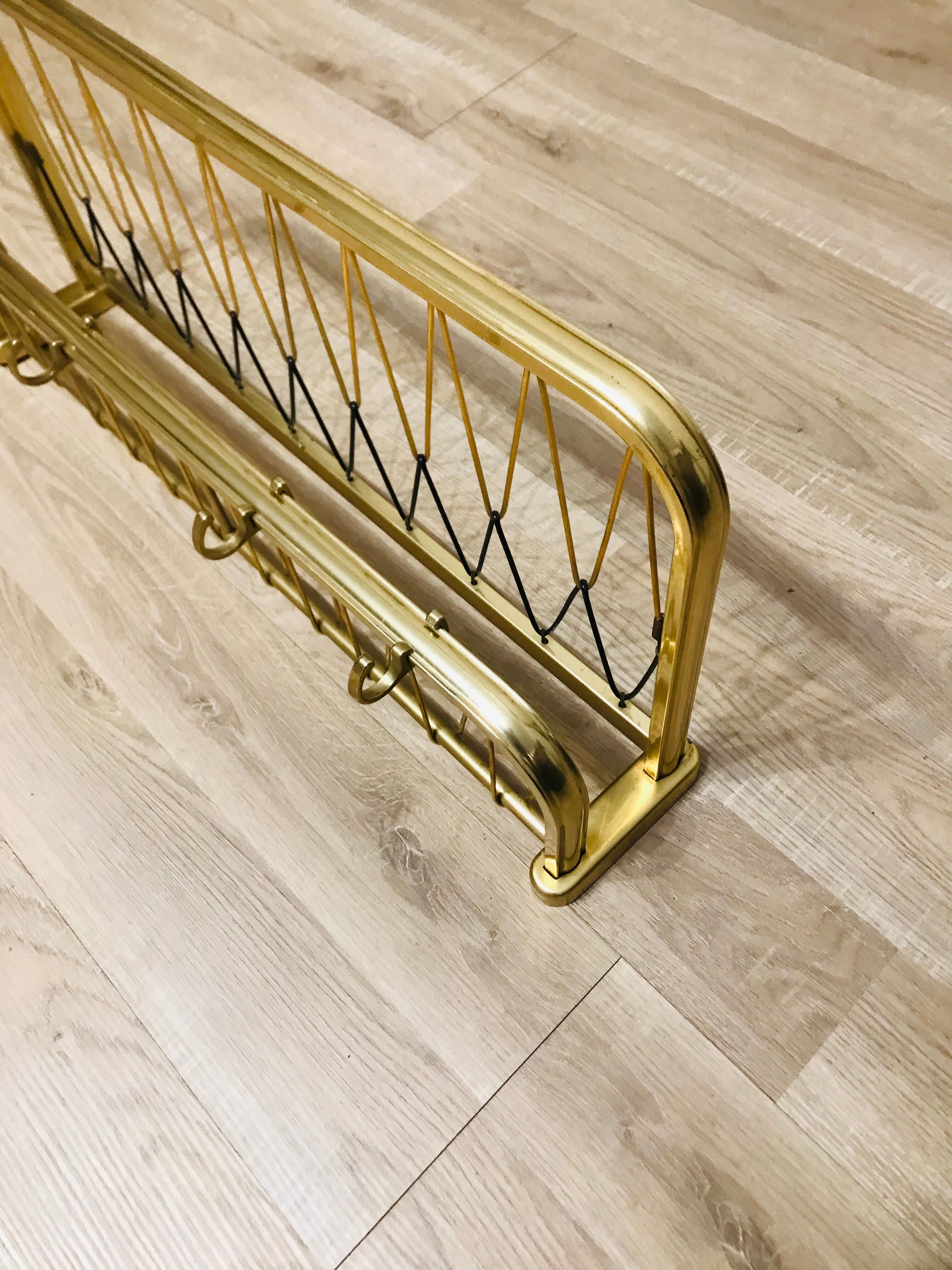 Wall-mounted cloakroom coat rack