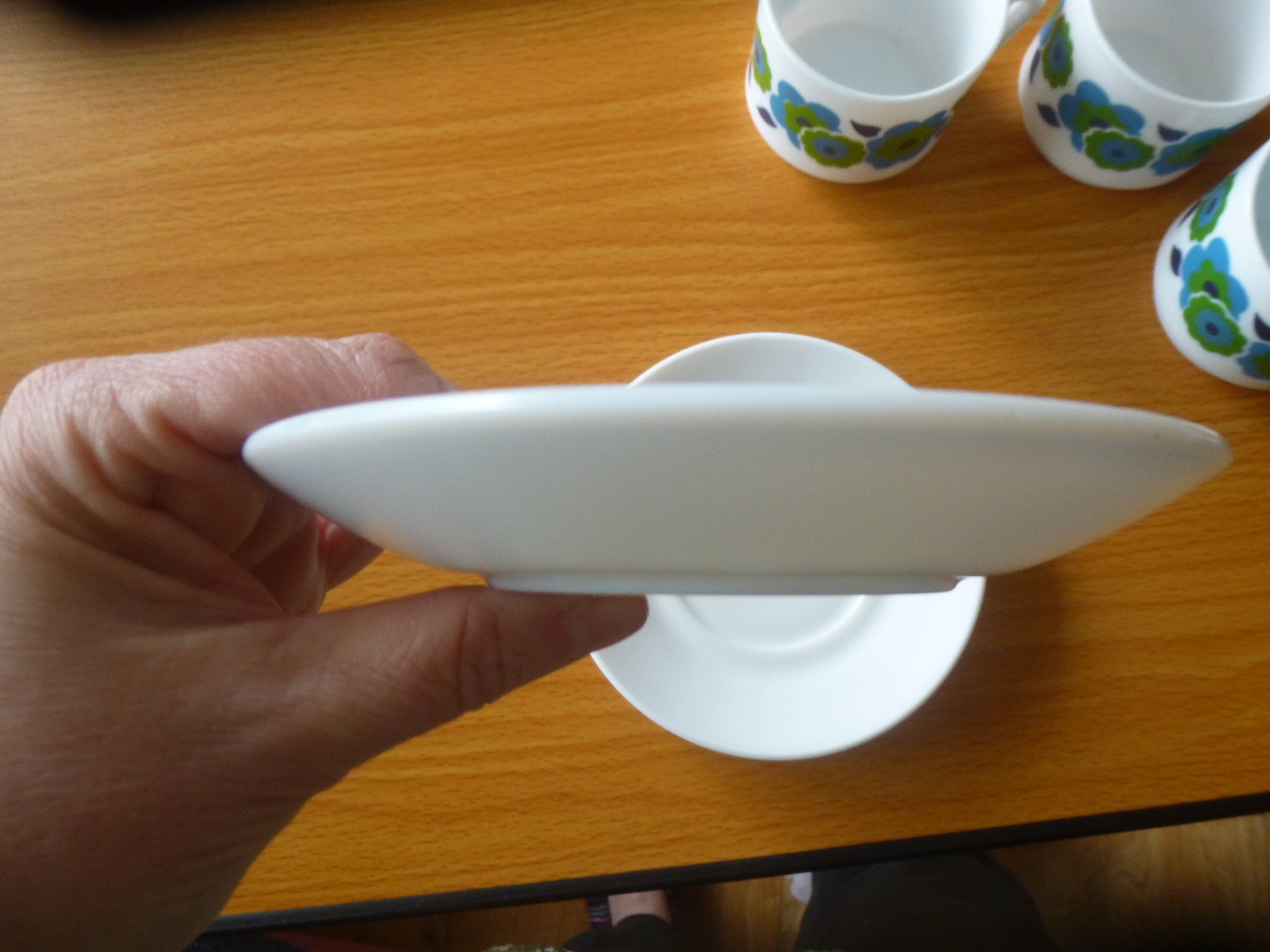 Lotus Arcopal lunch cups