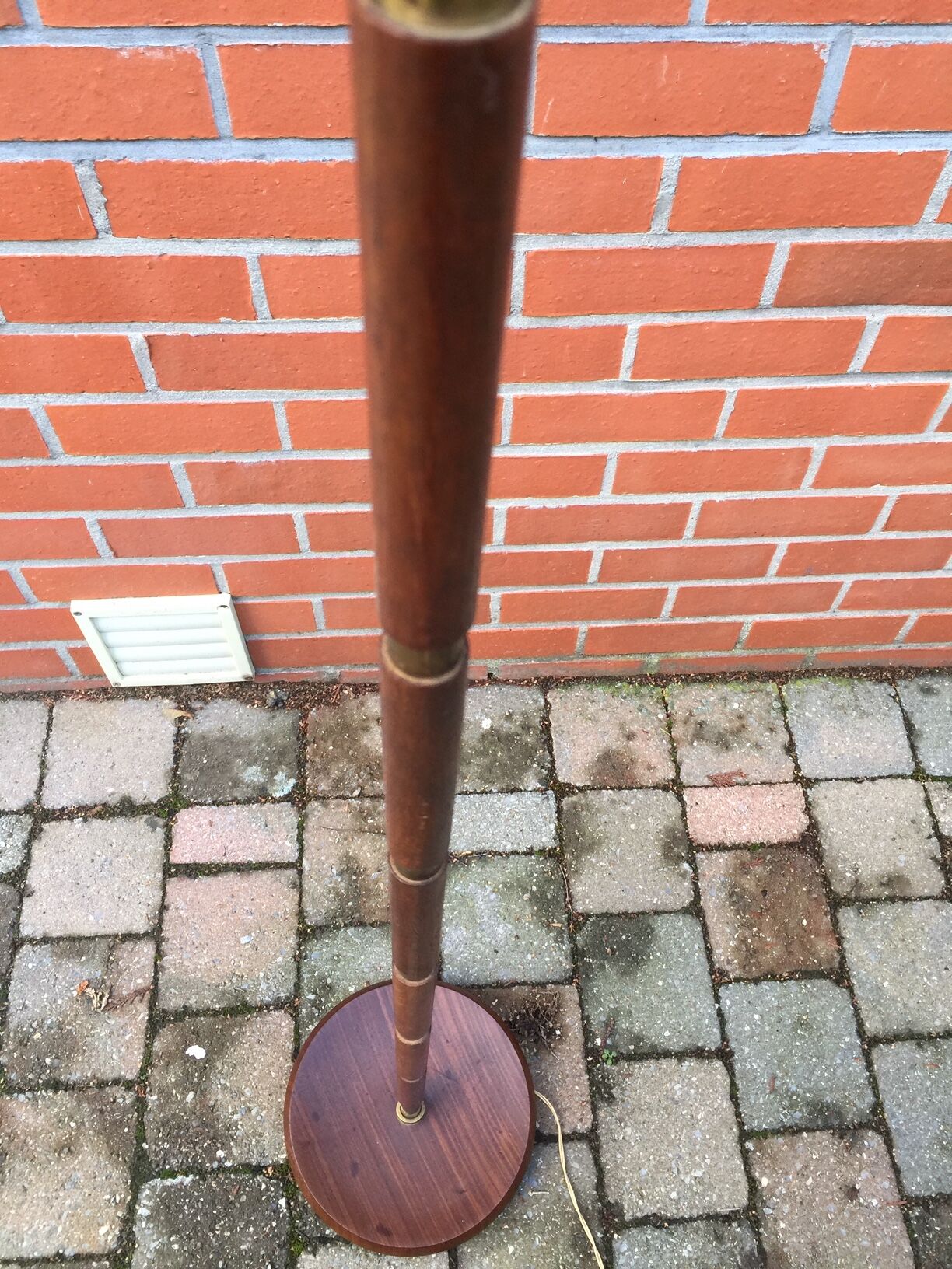 Scandinavian floor lamp in teak and brass, 1960