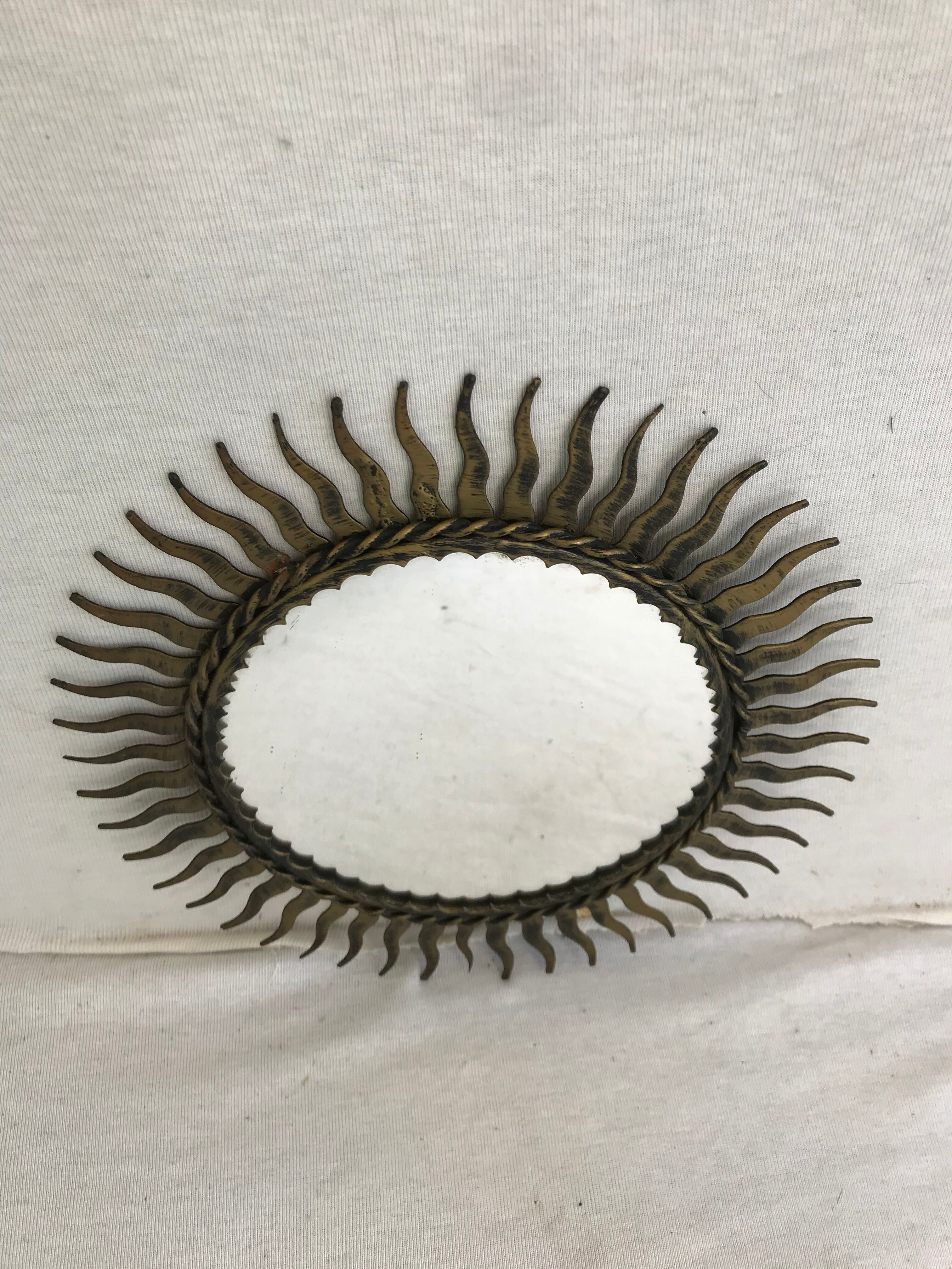 Former mirror sun contour metal vintage decoration