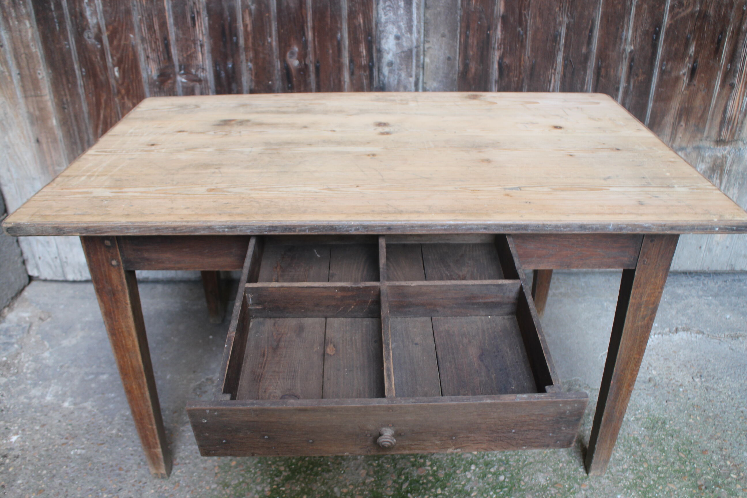 Farm table 133 cm