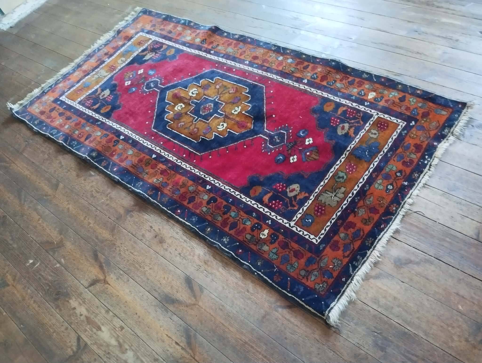 Handmade Anatolian carpet Yahyahli 187x100cm