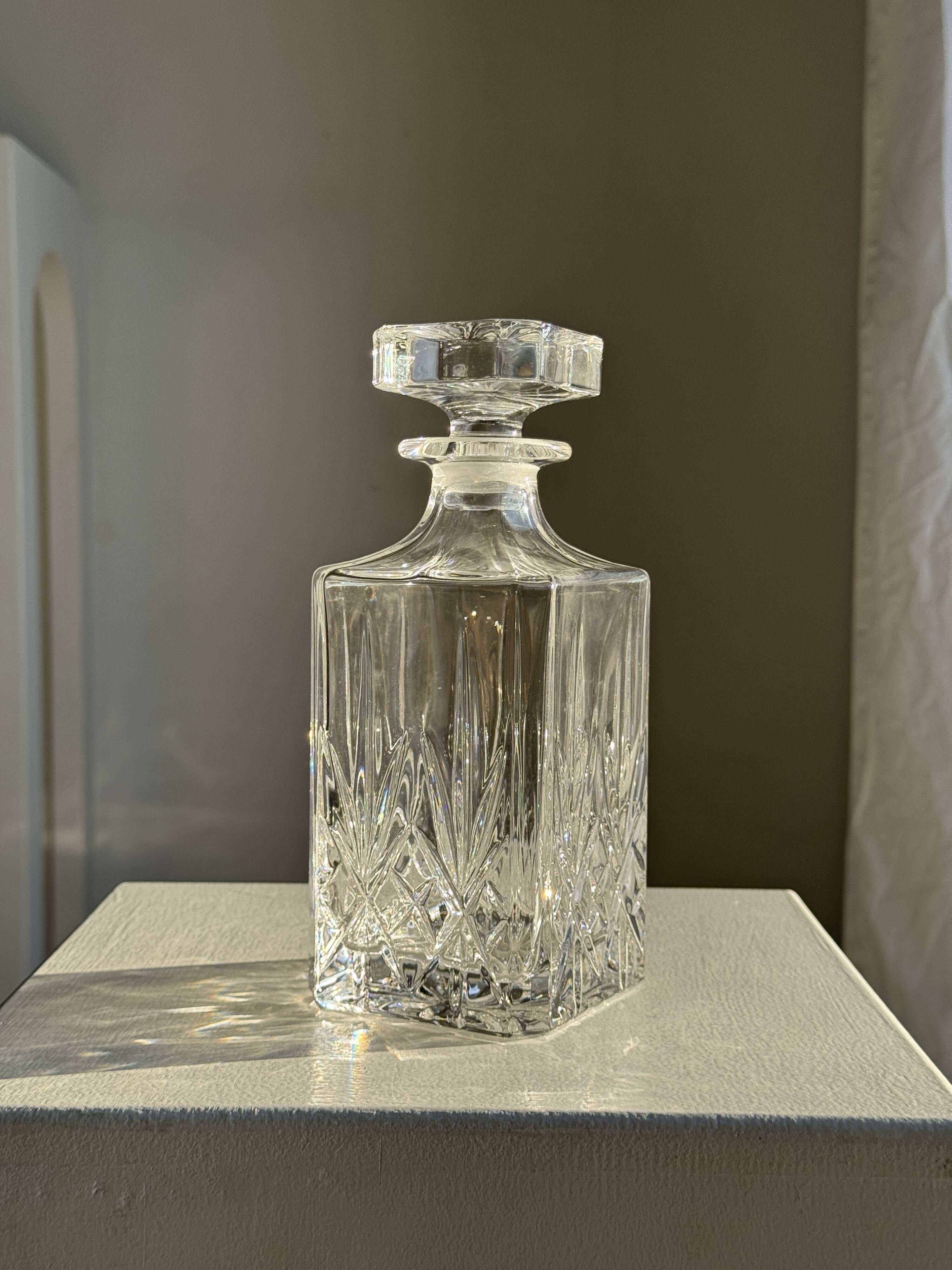 Carafe à whisky motifs pointes de diamant en cristal H23