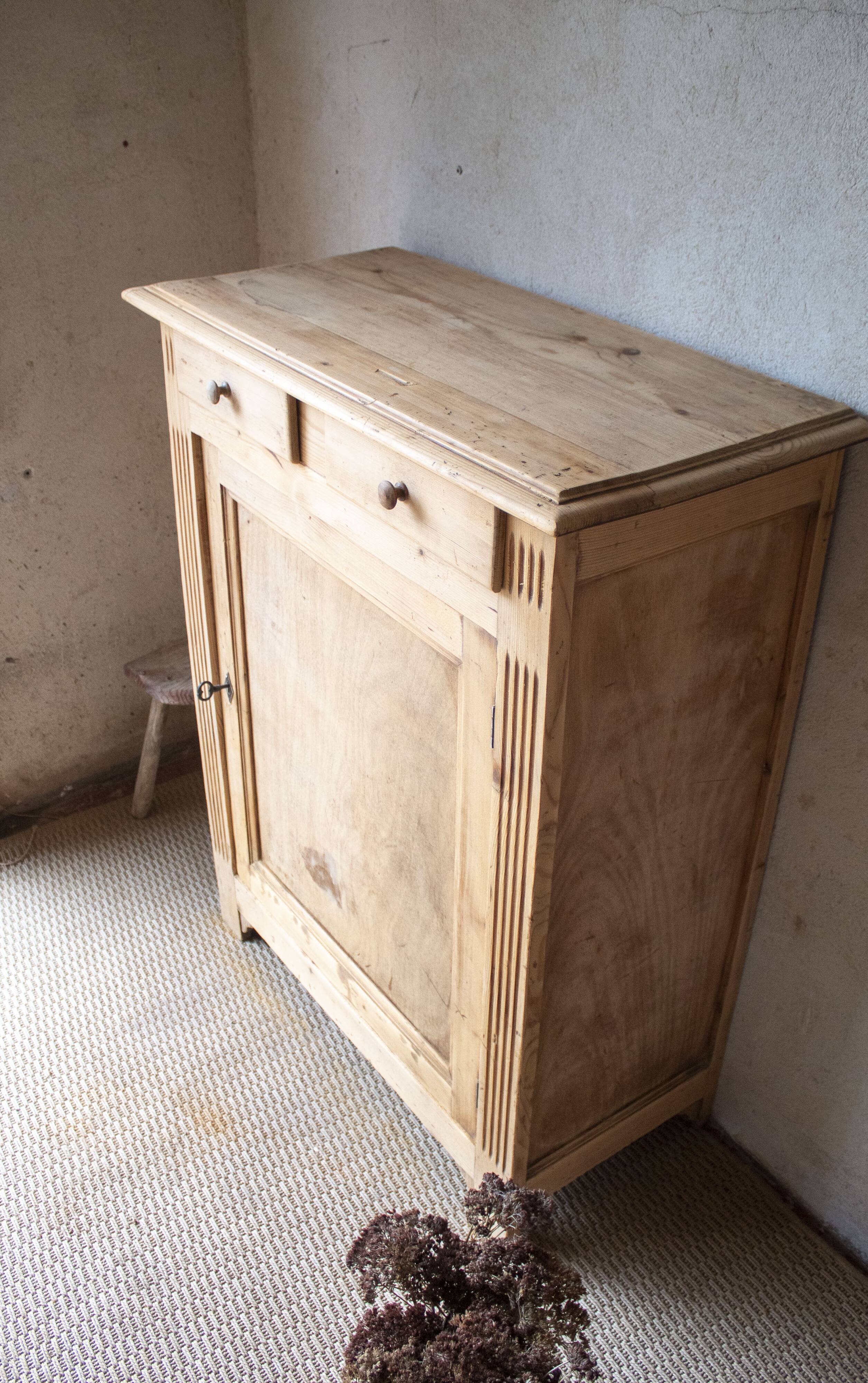 Parisian low buffet confectionery