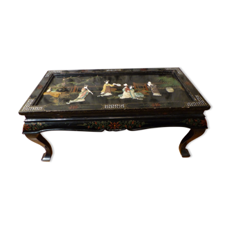 Asian-decorated rectangular coffee table