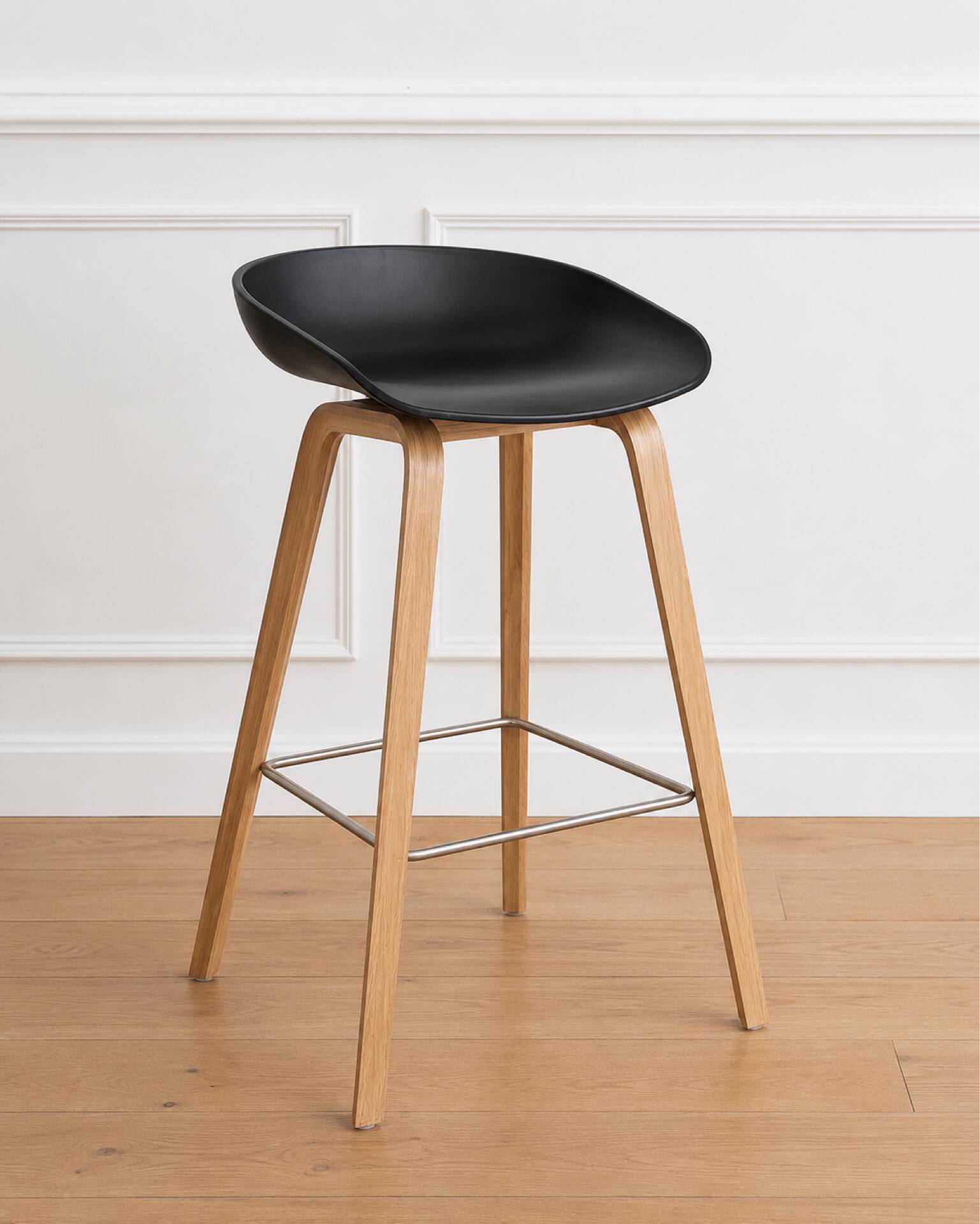 Hay bar stools – about a stool (aas) – oak & black shell – set