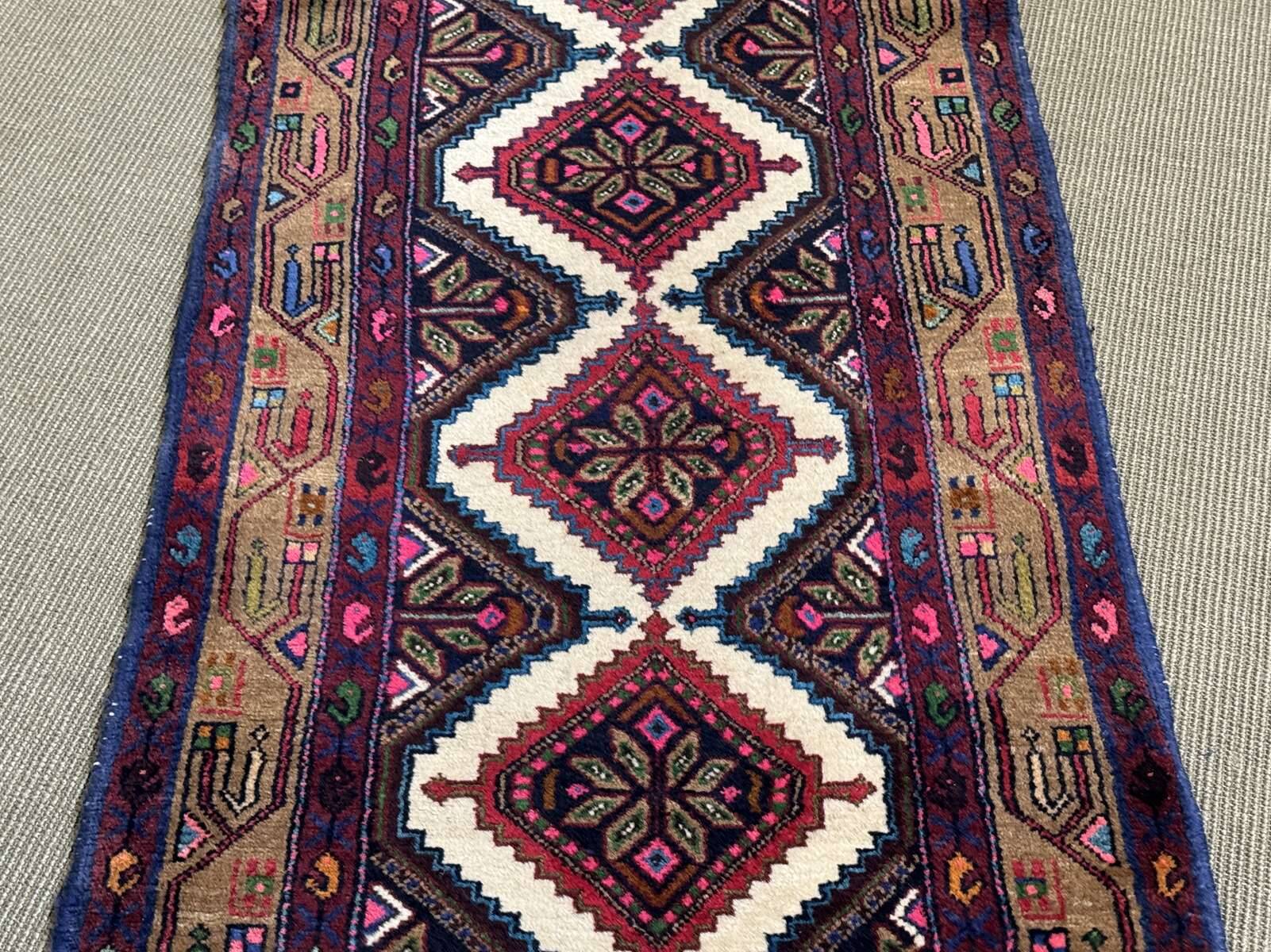 Tapis iranien en laine fait main
