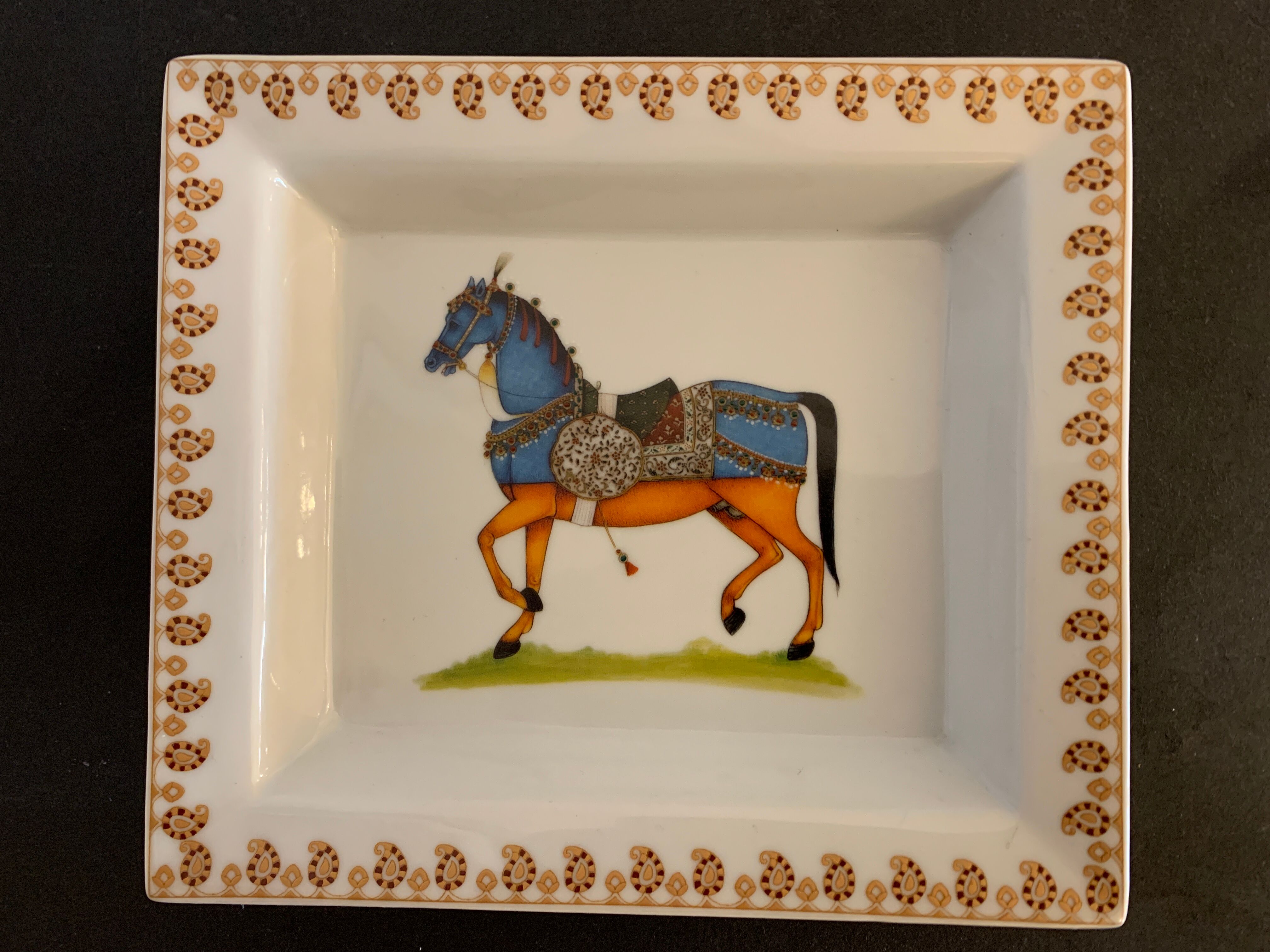 Empty porcelain horse pocket Fabienne Jouvin and Jean Dange